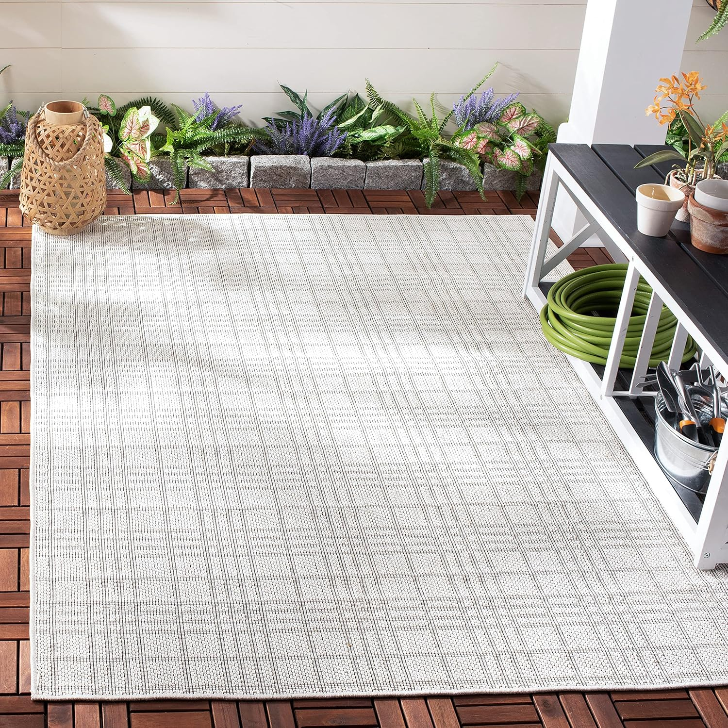 SAFAVIEH Bermuda Lavern Geometric Machine Washable Indoor/Outdoor Area Rug, Ivory/Light Grey, 6'7" x 9'2"