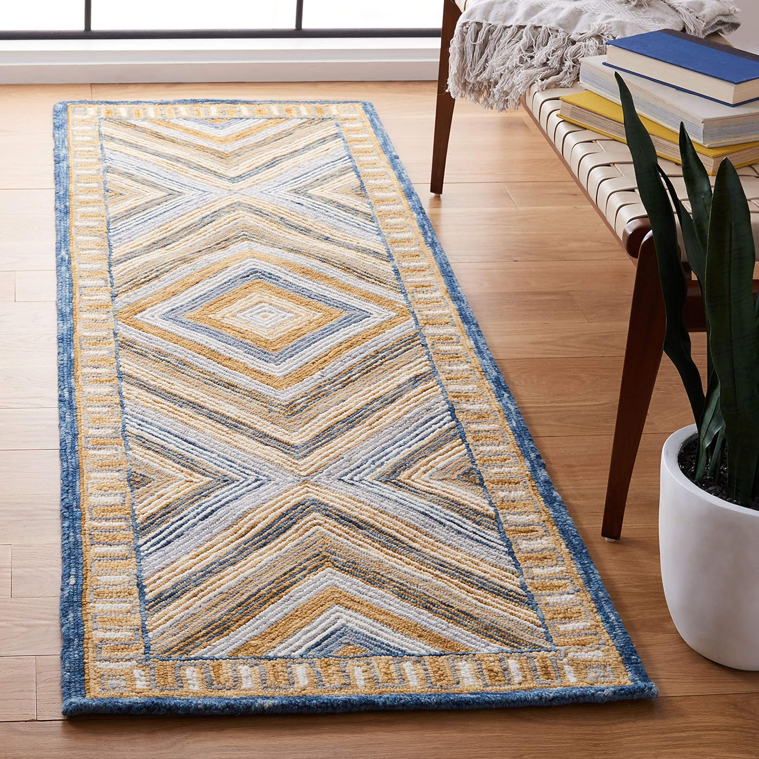 SAFAVIEH Aspen Caitriona Geometric Diamonds Wool Runner Rug, Navy/Gold, 2'3" x 9'