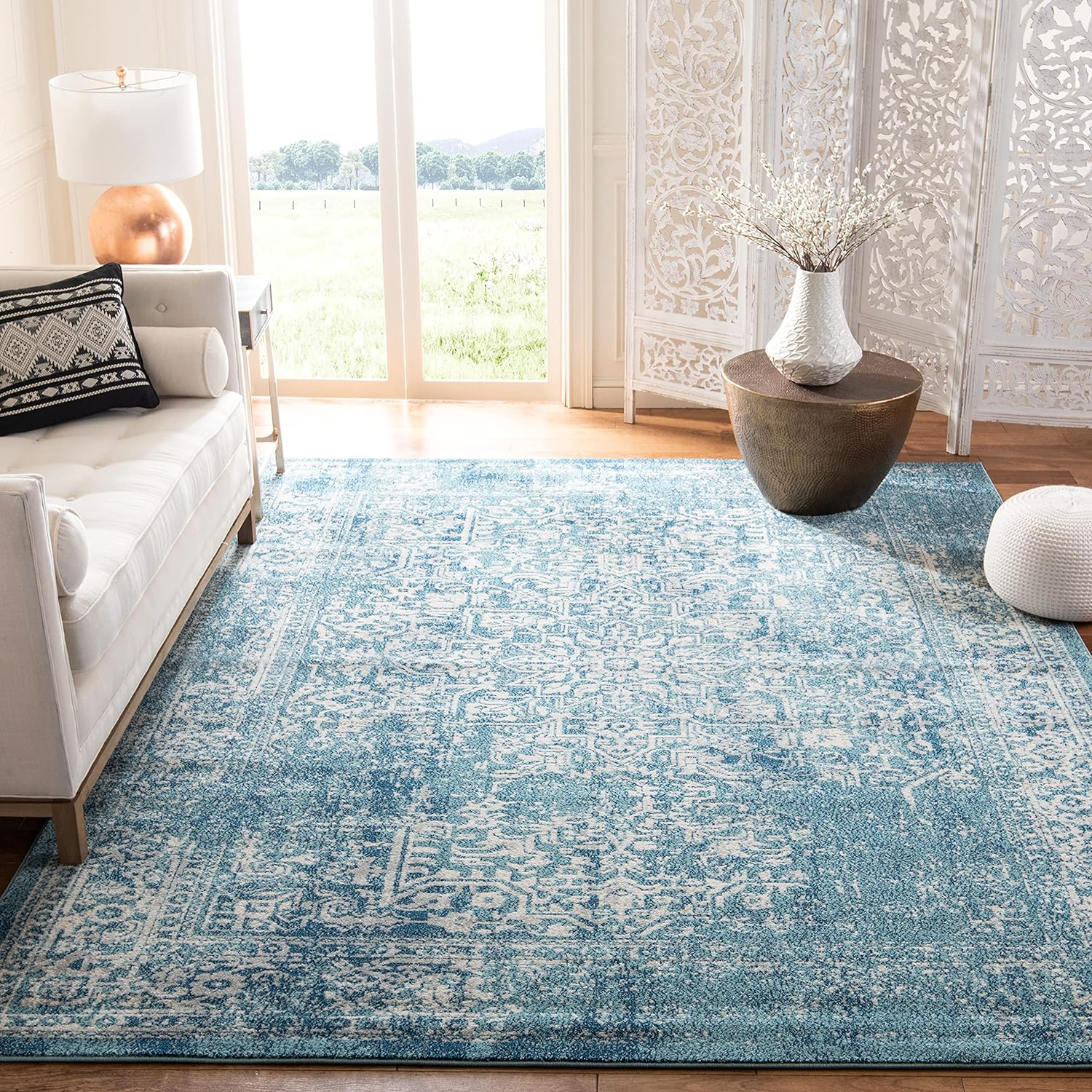 SAFAVIEH Evoke Trena Traditional Distressed Area Rug, Blue/Ivory, 11' x 15'