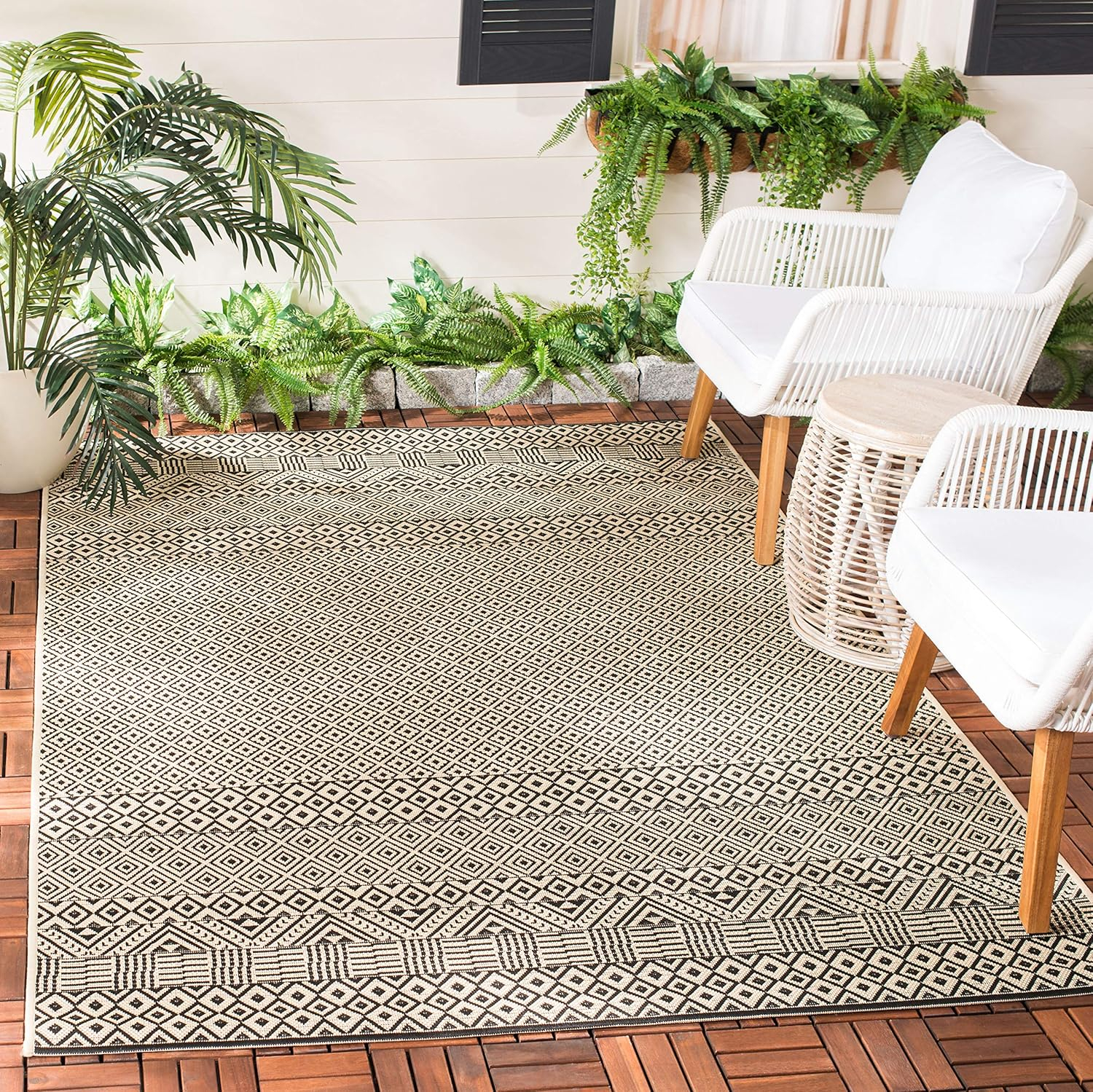 SAFAVIEH Courtyard Naomi Geometric Indoor/Outdoor Area Rug, Beige/Black, 4' x 4' Square