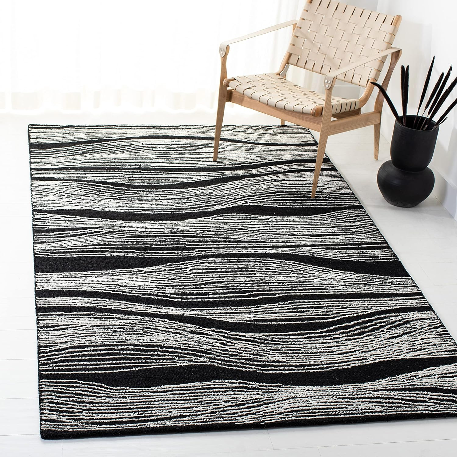 SAFAVIEH Metro Bridget Abstract Area Rug, Black/Ivory, 4' x 6'