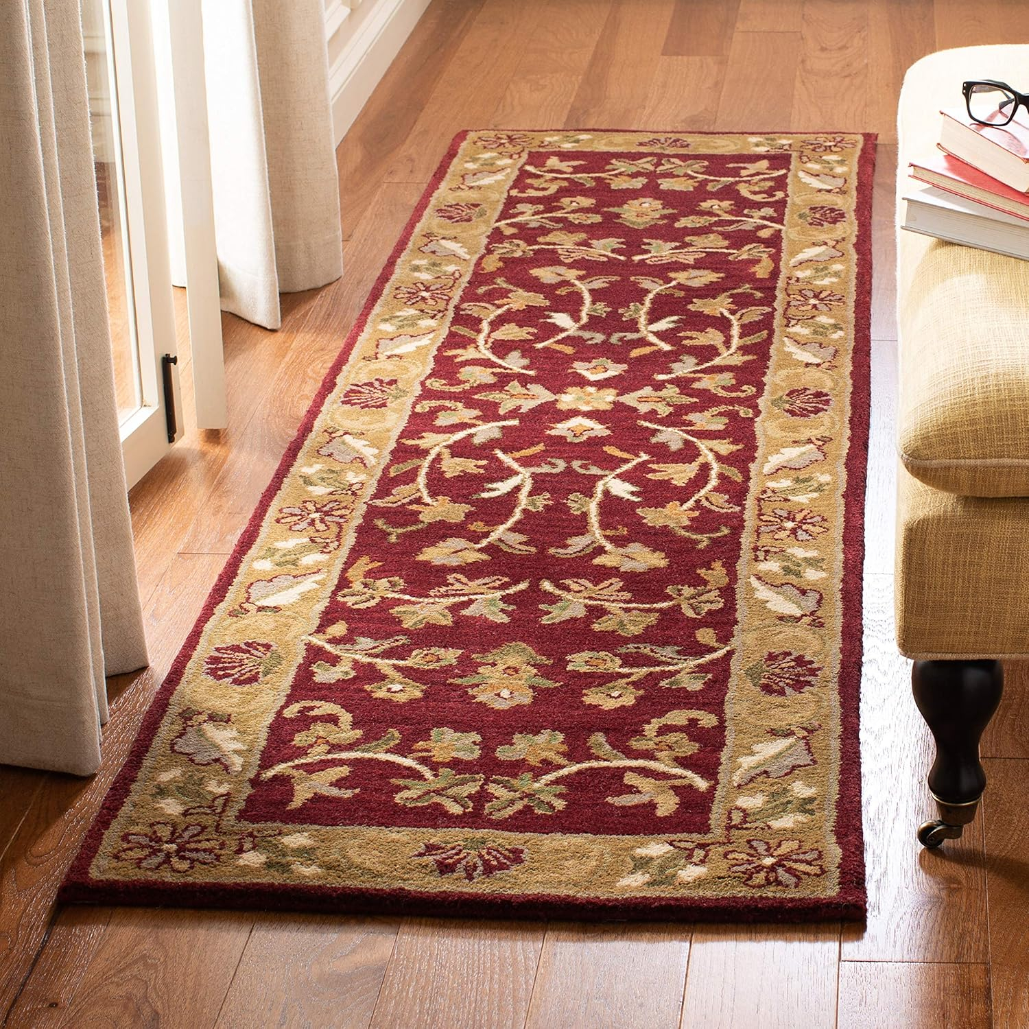 SAFAVIEH Heritage Ainsley Traditional Wool Area Rug, Red/Gold, 2' x 3'