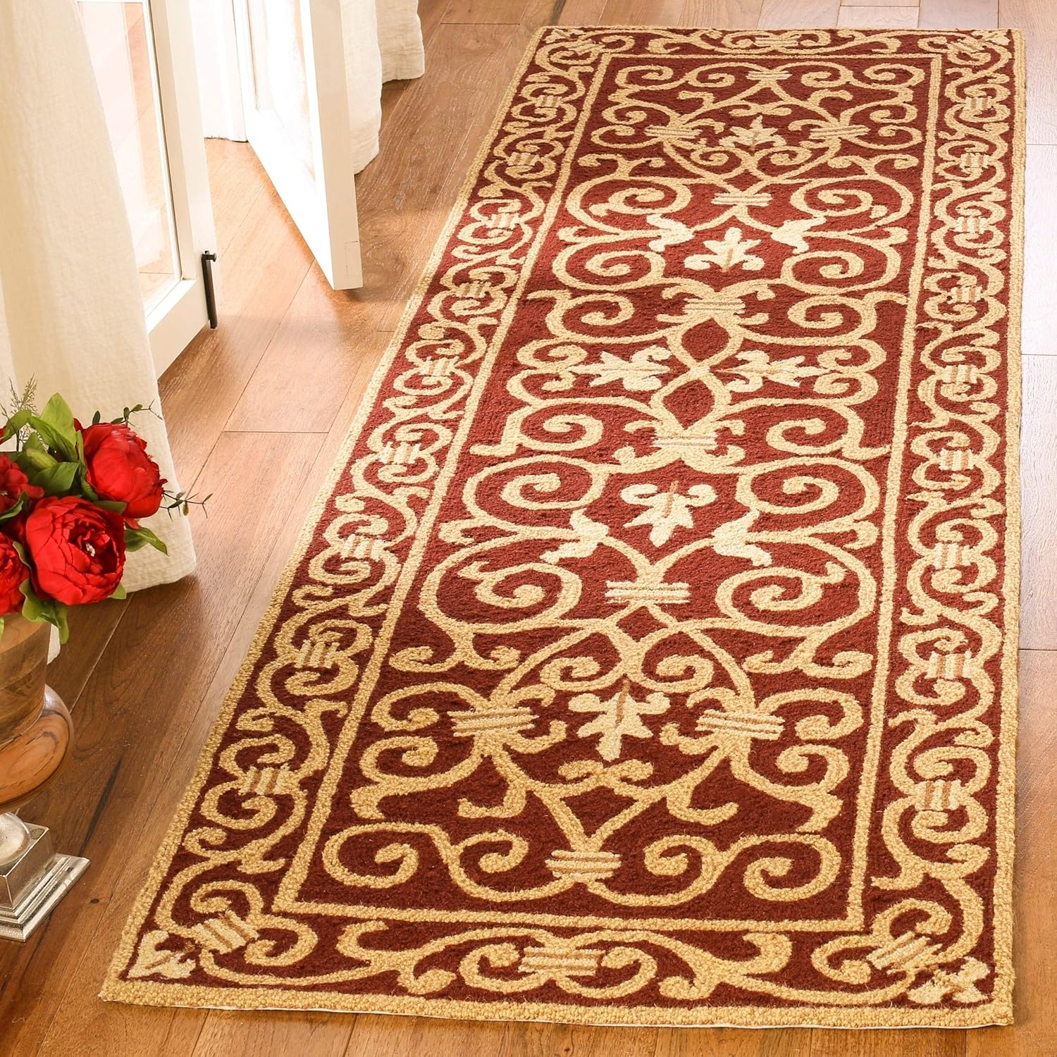 SAFAVIEH Chelsea Aragon Geometric Borders Wool Area Rug, Ivory/Dark Blue, 1'8" x 2'6"