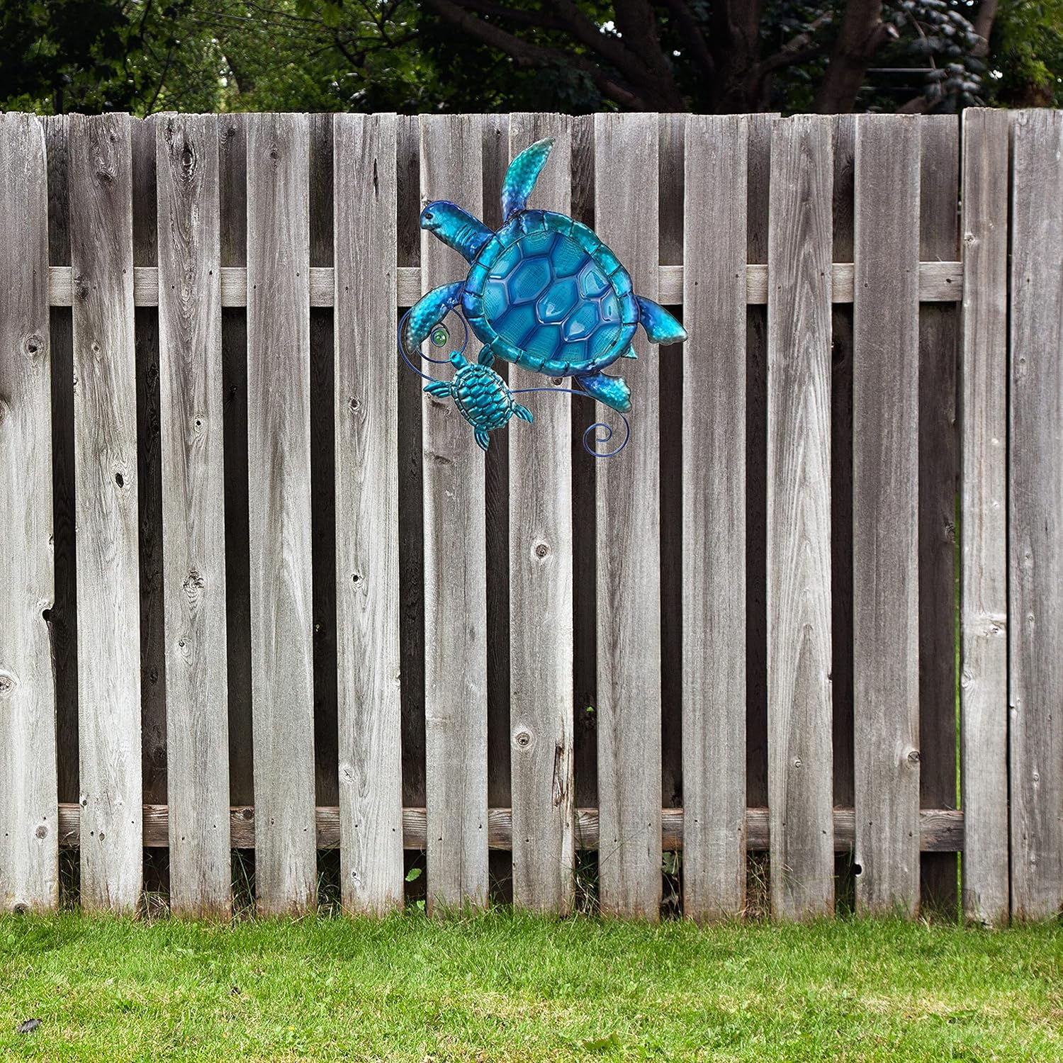 JOYBee Metal Sea Turtle Wall Art Decor Outdoor Indoor Nautical Hanging Art Blue Green Stained Glass Decorative Sculpture for Garden Pool Patio Balcony Kitchen or Bathroom(12.5 * 11inch)