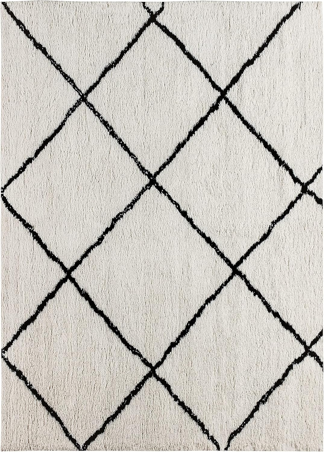 Handmade Off-White Diamond Shag 8' x 10' Area Rug