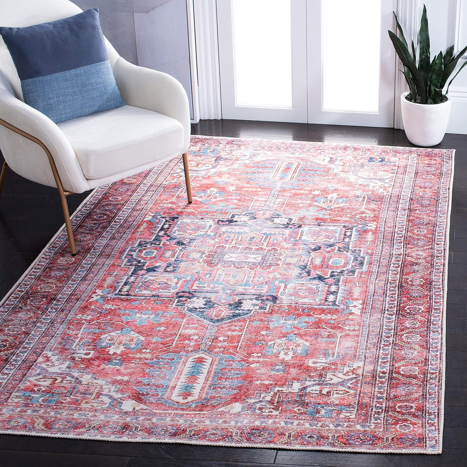 SAFAVIEH Serapi Collection SEP389Q Red / Navy Rug