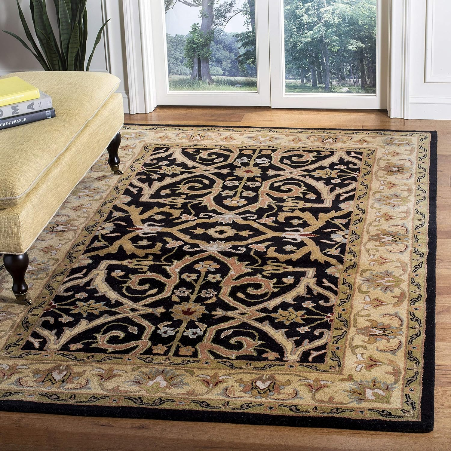 SAFAVIEH Heritage Oslo Traditional Wool Area Rug, Charcoal/Beige, 4' x 6'