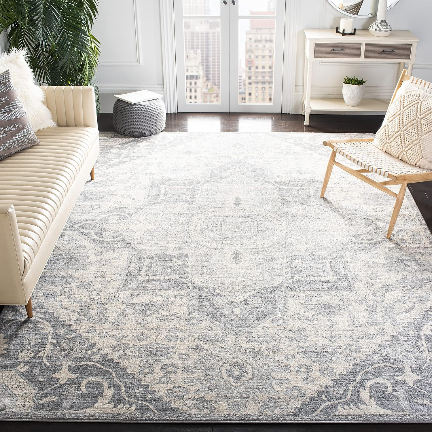 SAFAVIEH Brentwood Collection 3' x 5' Grey / Cream BNT816B Oriental Medallion Non-Shedding Living Room Bedroom Accent Rug