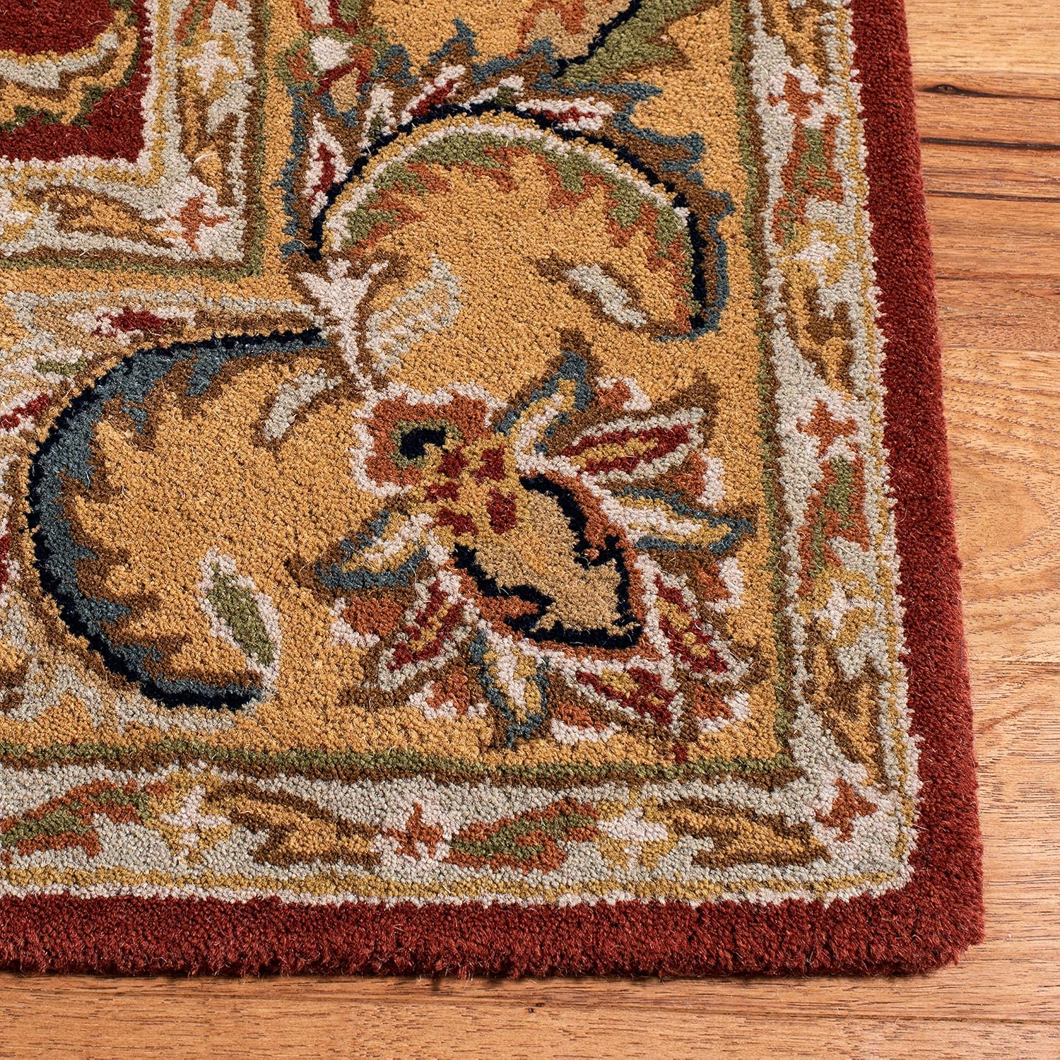 SAFAVIEH Classic Gloria Traditional Wool Area Rug, Rust/Camel, 2' x 3'
