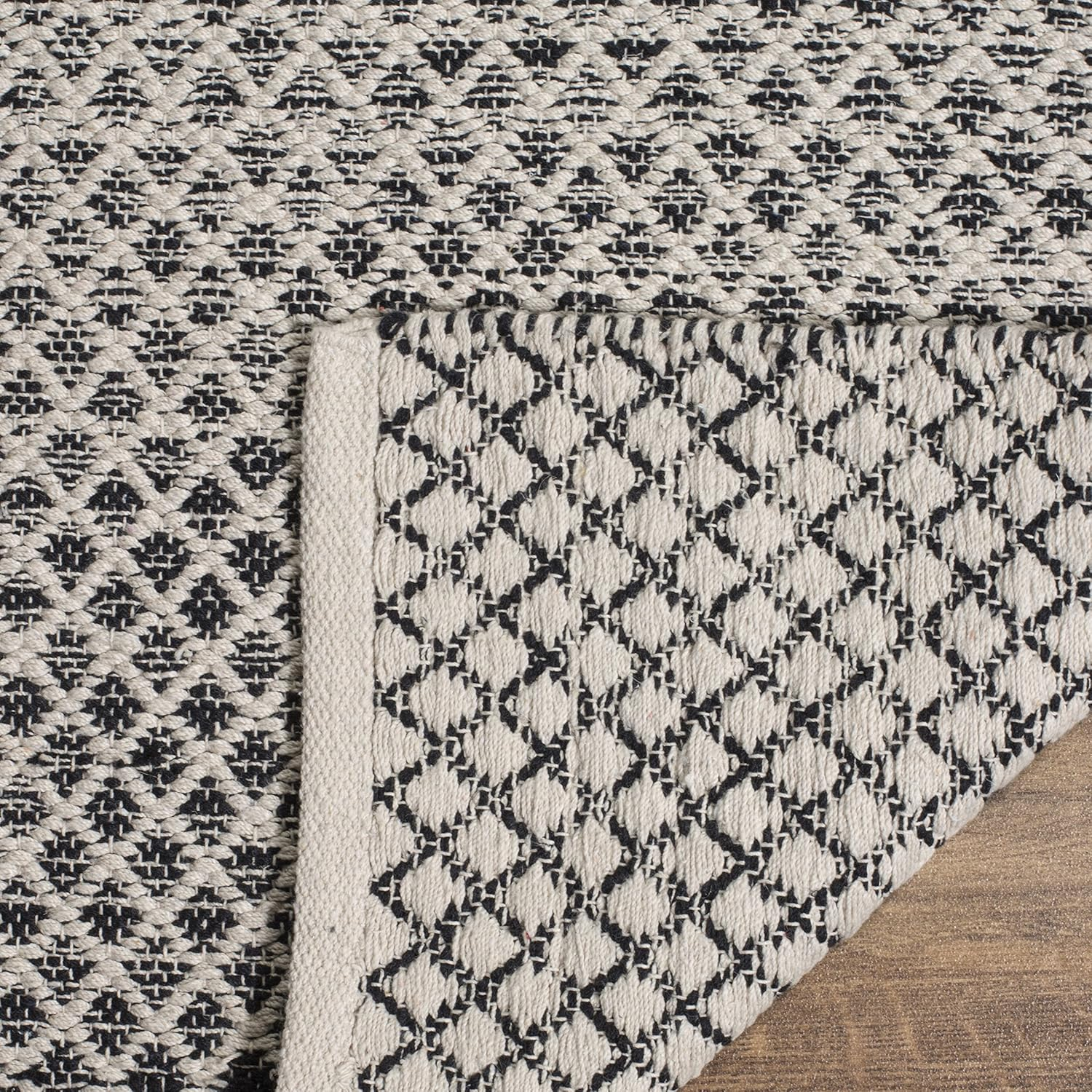 Handwoven Cotton Ikat Tie-Dye Effect Black/Ivory Rug - 68x22 in