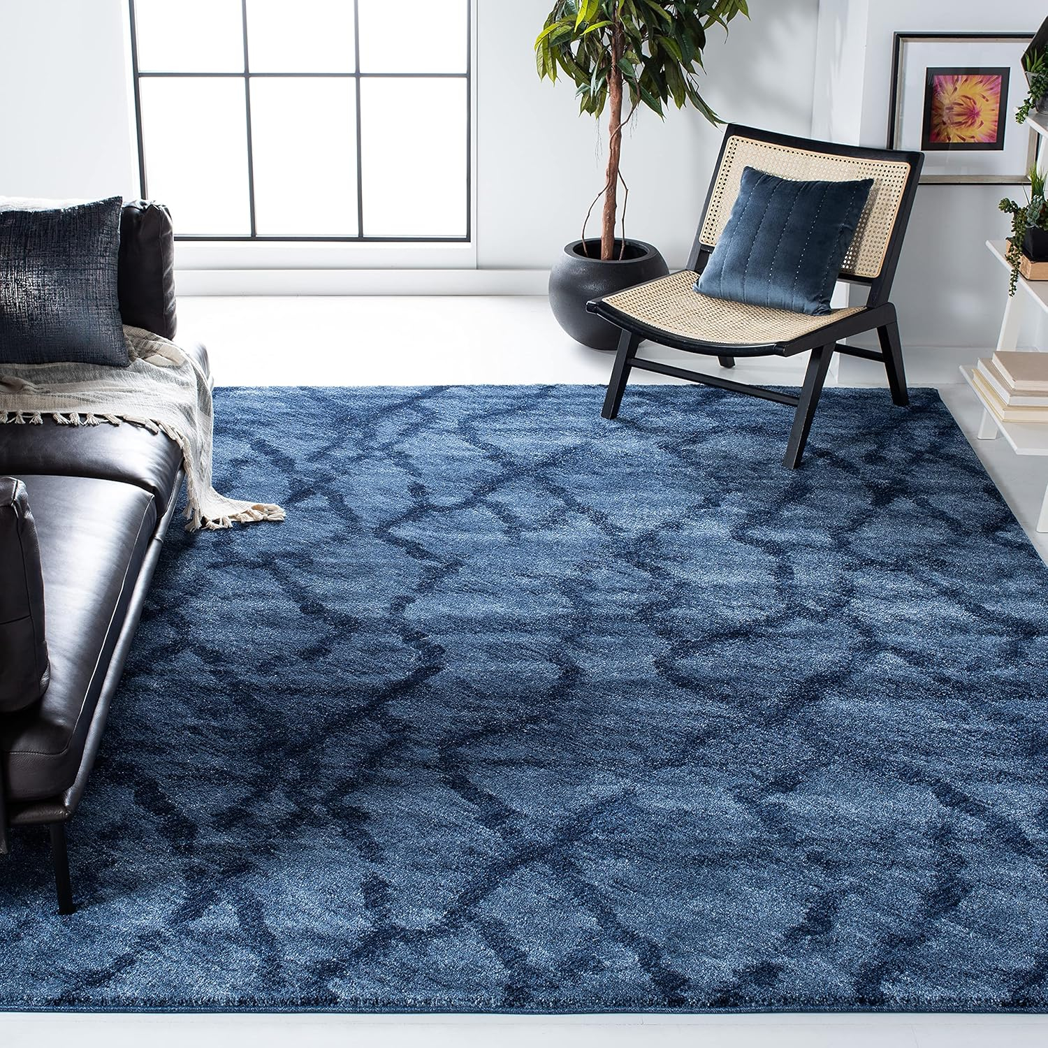 SAFAVIEH Retro Collection Accent Rug - 4' x 6', Blue & Dark Blue, Modern Abstract Design, Non-Shedding & Easy Care, Ideal for High Traffic Areas in Entryway, Living Room, Bedroom (RET2144-6570)