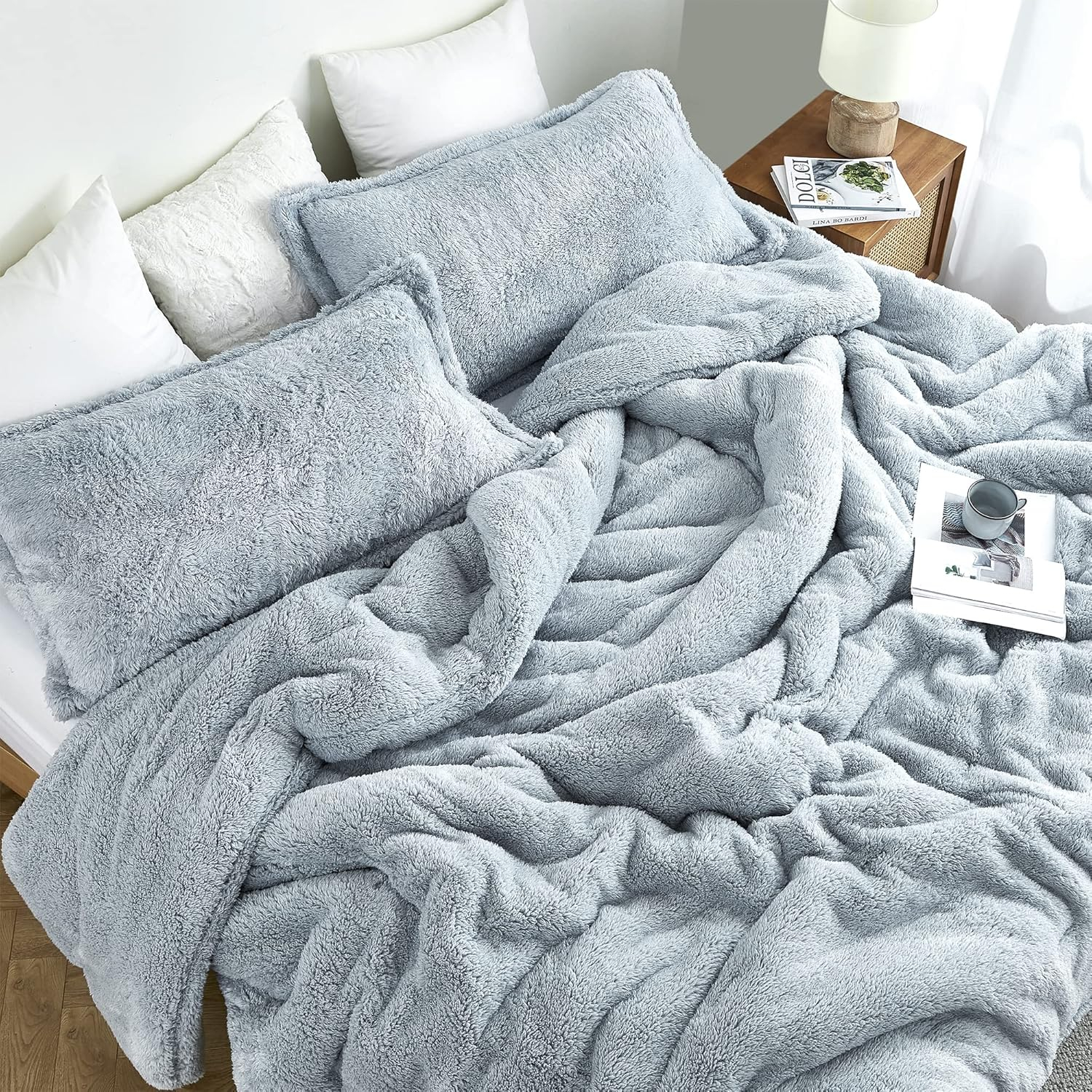 Oversized Queen Blue Reversible Down Alternative Comforter Set