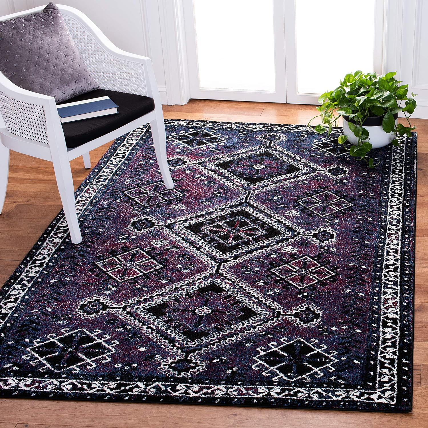 SAFAVIEH Vintage Hamadan Collection Area Rug - 8' x 10', Purple & Black, Oriental Distressed Design, Non-Shedding & Easy Care, Ideal for High Traffic Areas in Living Room, Bedroom (VTH293V)