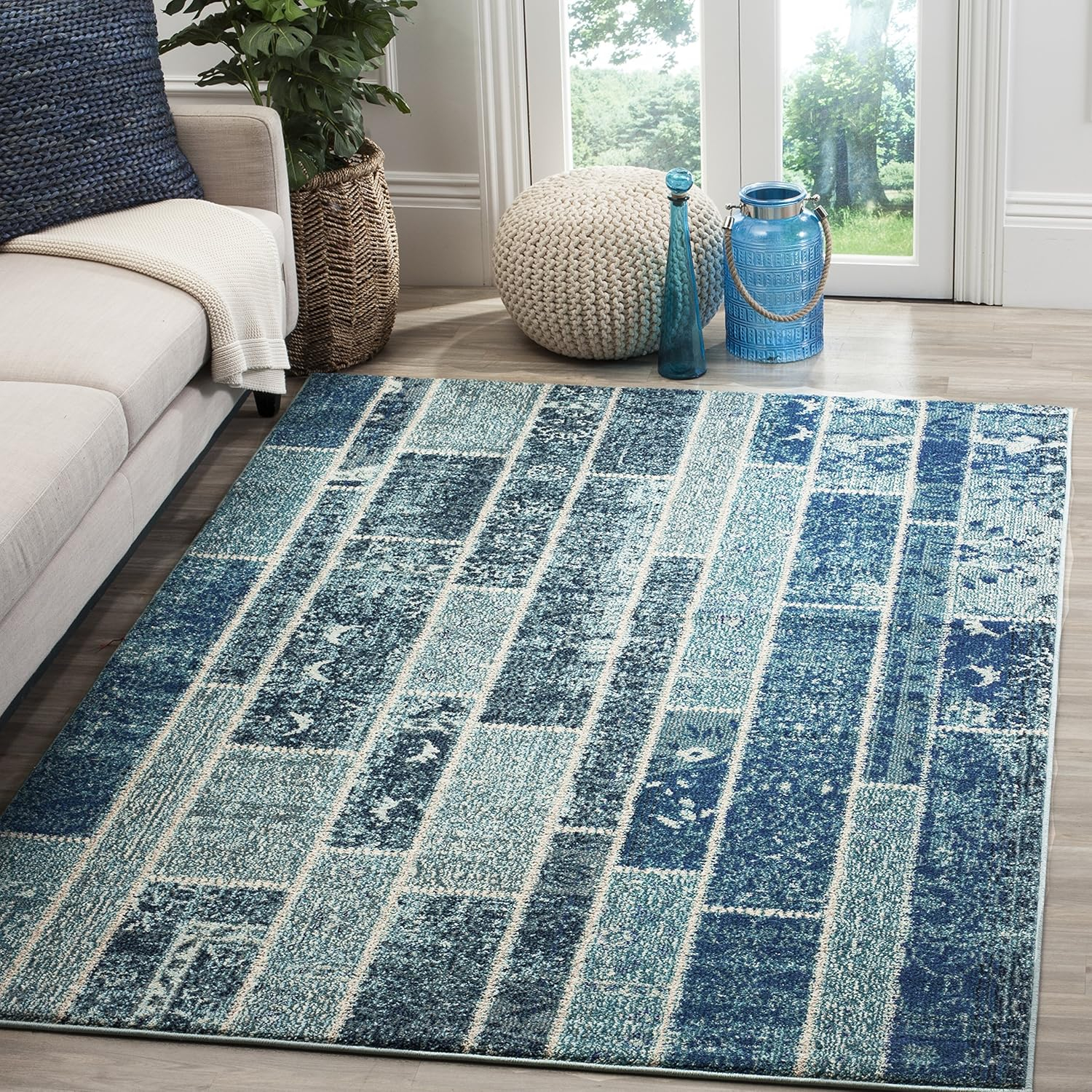 SAFAVIEH Monaco Gerard Geometric Area Rug, Blue/Multi, 5'1" x 7'7"