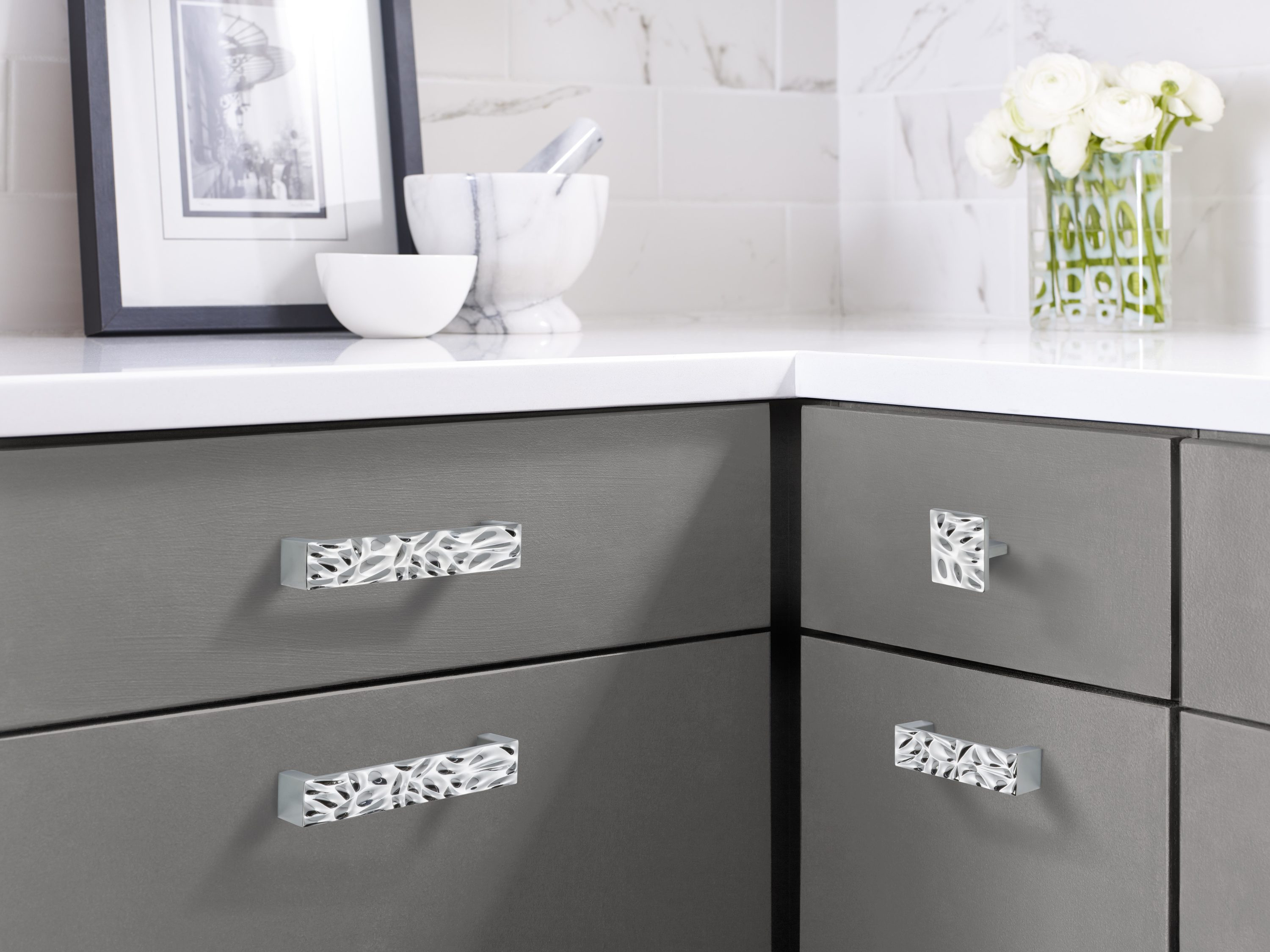 Amerock | Cabinet Pull | Polished Chrome | 6-5/16 inch (160 mm) Center to Center | Calathea | 1 Pack | Drawer Pull | Drawer Handle | Cabinet Hardware