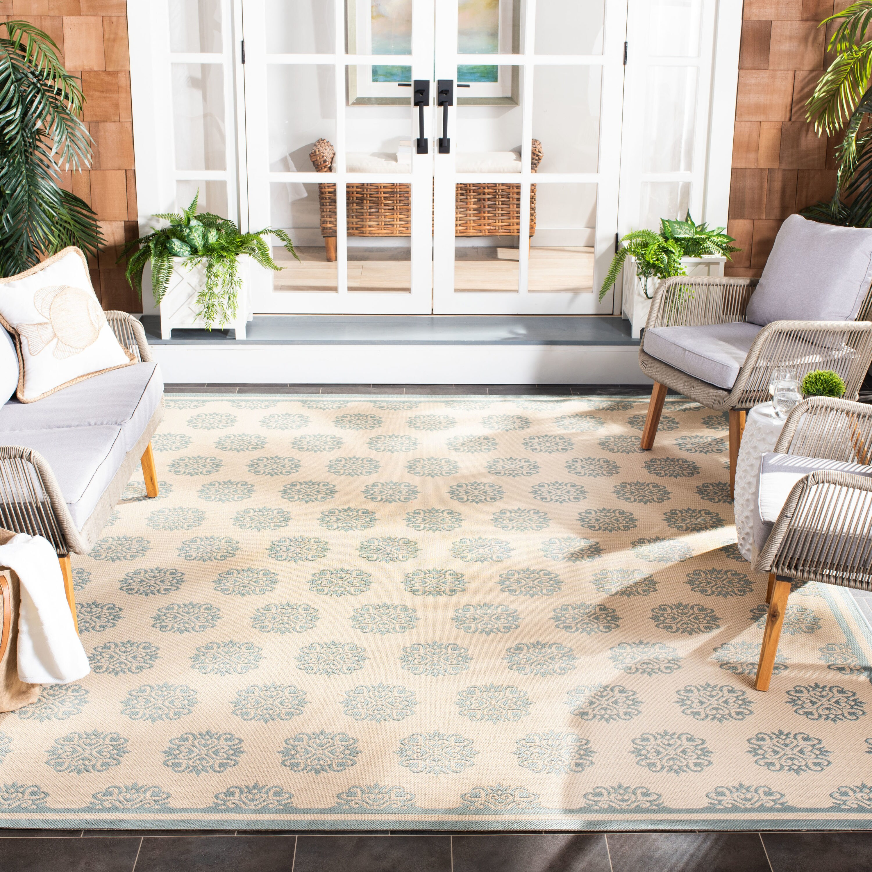 SAFAVIEH Beach House Callahan Geometric Indoor/Outdoor Area Rug Cream/Aqua, 5'3" x 7'6"