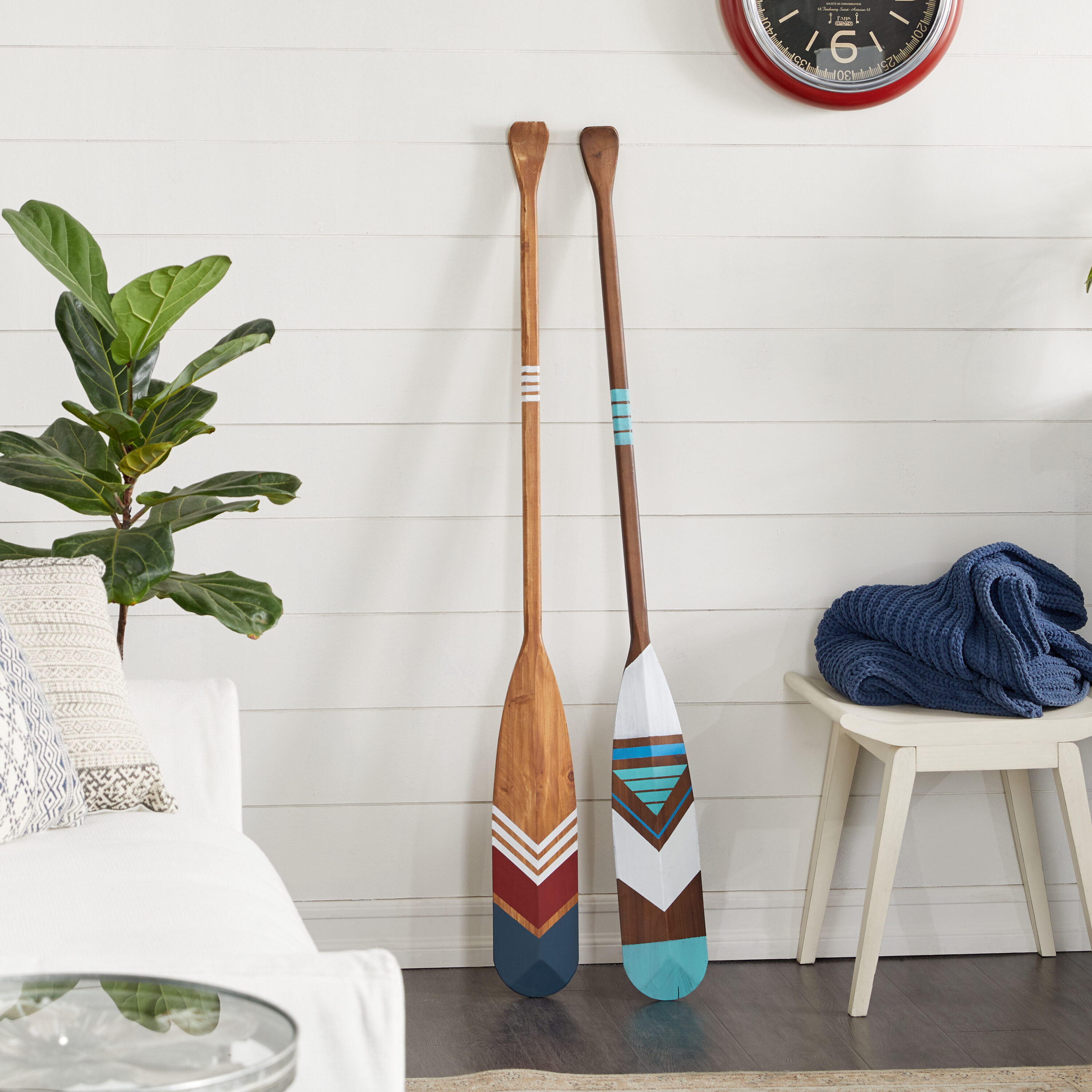 DecMode Multi Colored Wood Novelty Canoe Oar Paddle Wall Decor with Arrow and Stripe Patterns (2 Count)