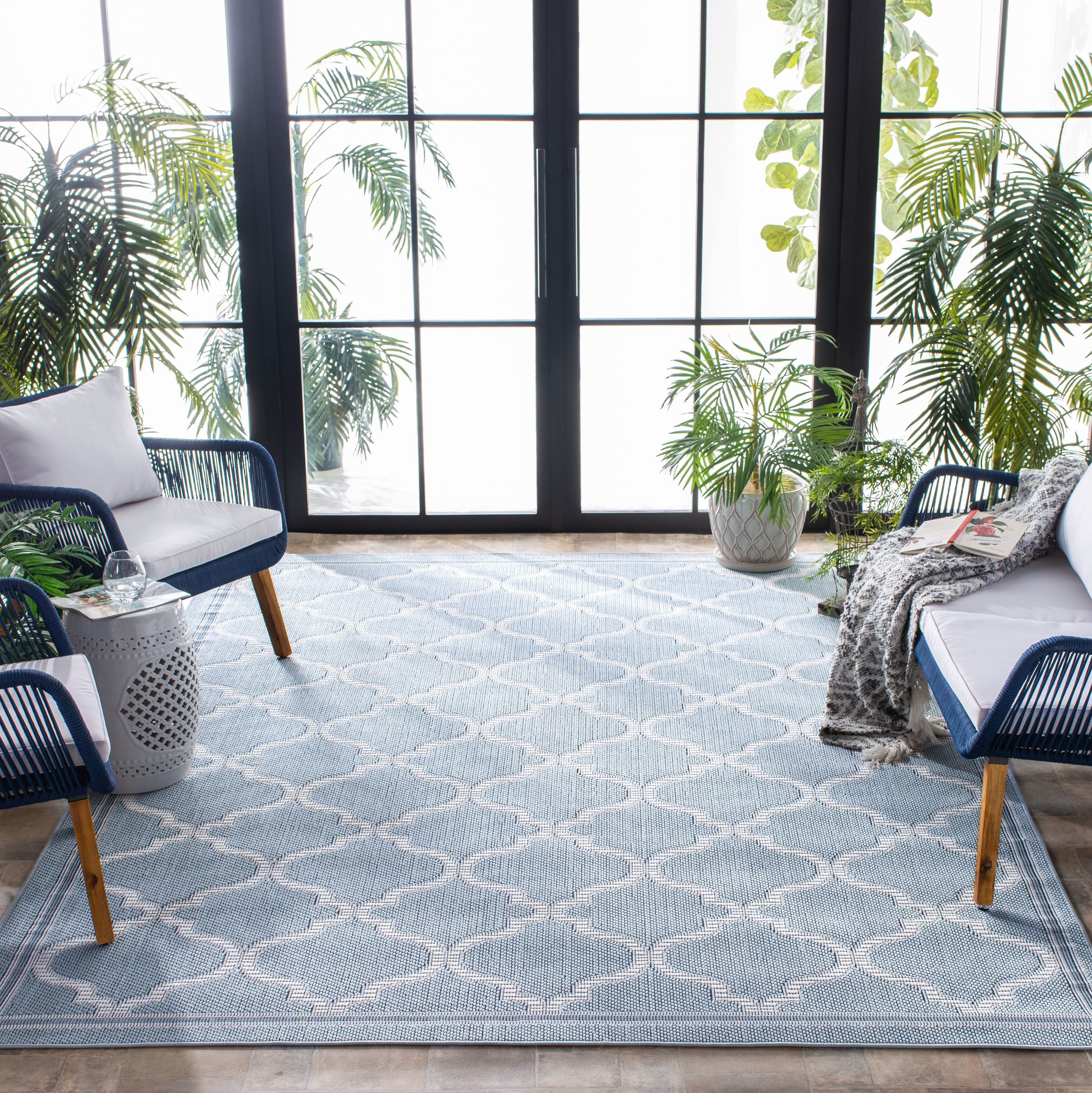 SAFAVIEH Bermuda Corie Geometric Quatrefoil Indoor/Outdoor Area Rug Light Blue/Ivory, 6'7" x 6'7" Square