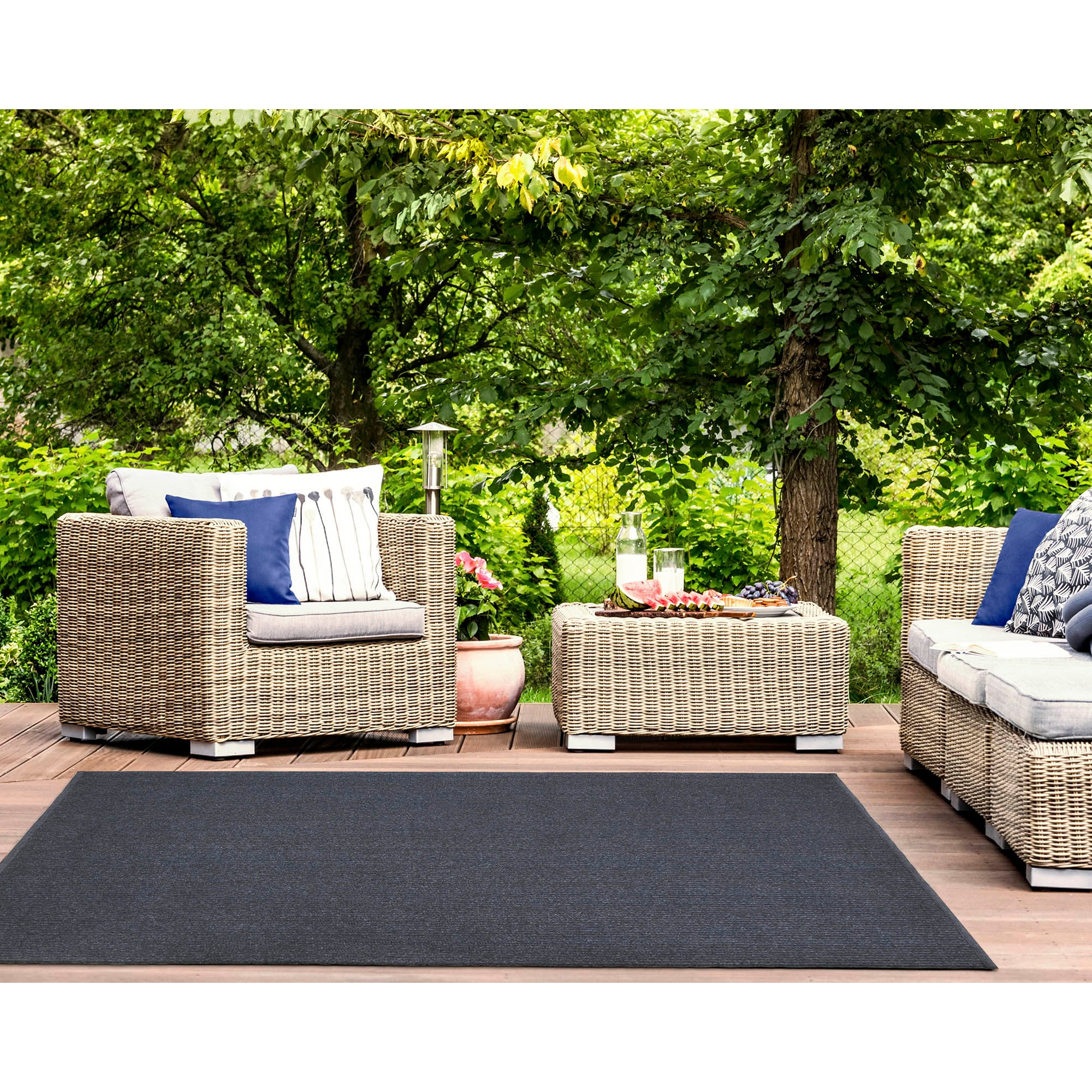Navy Rectangular Braided Synthetic Indoor/Outdoor Rug 3'6" x 5'6"