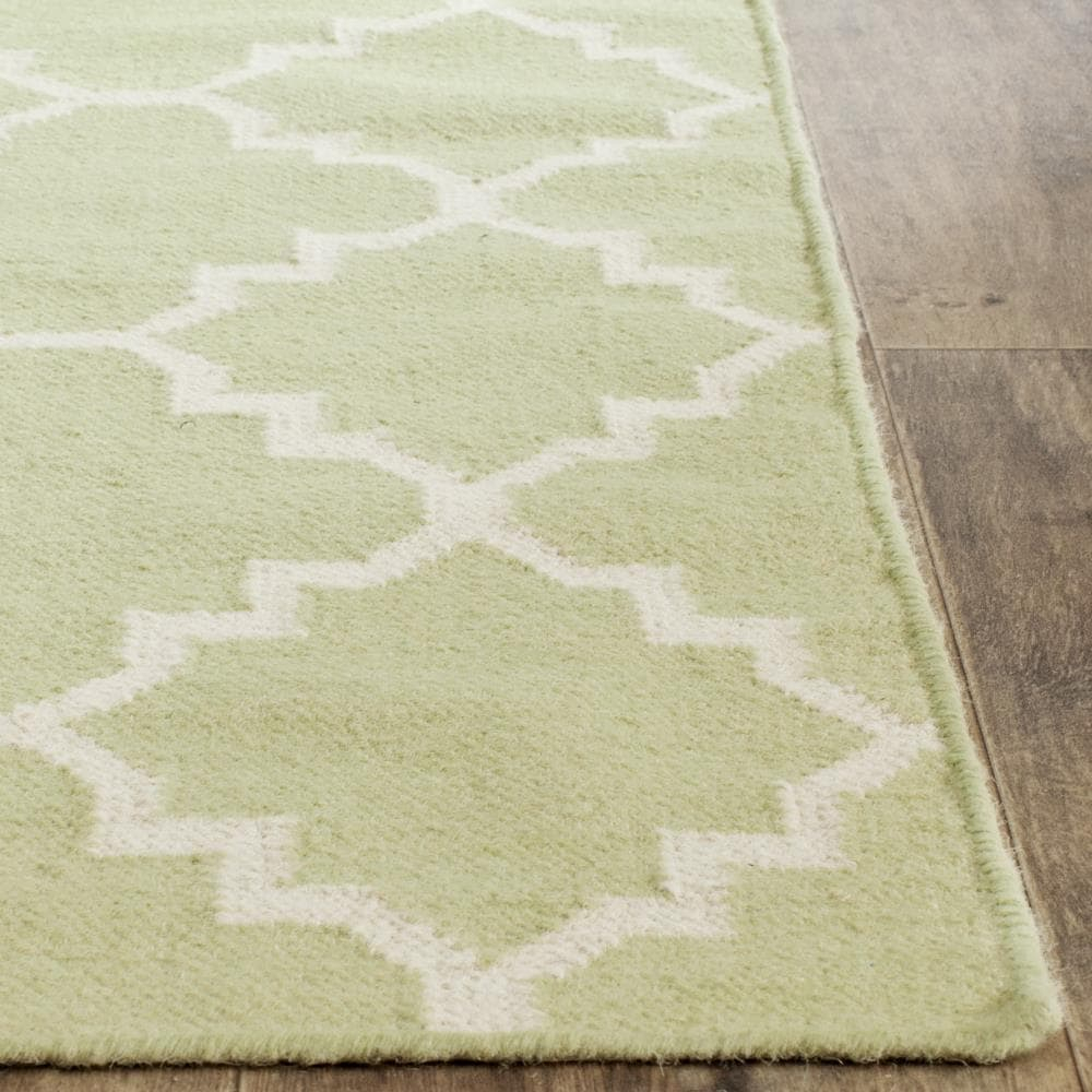 SAFAVIEH Dhurrie Brad Geometric Moroccan Wool Area Rug, Light Green/Ivory, 8' x 8' Square