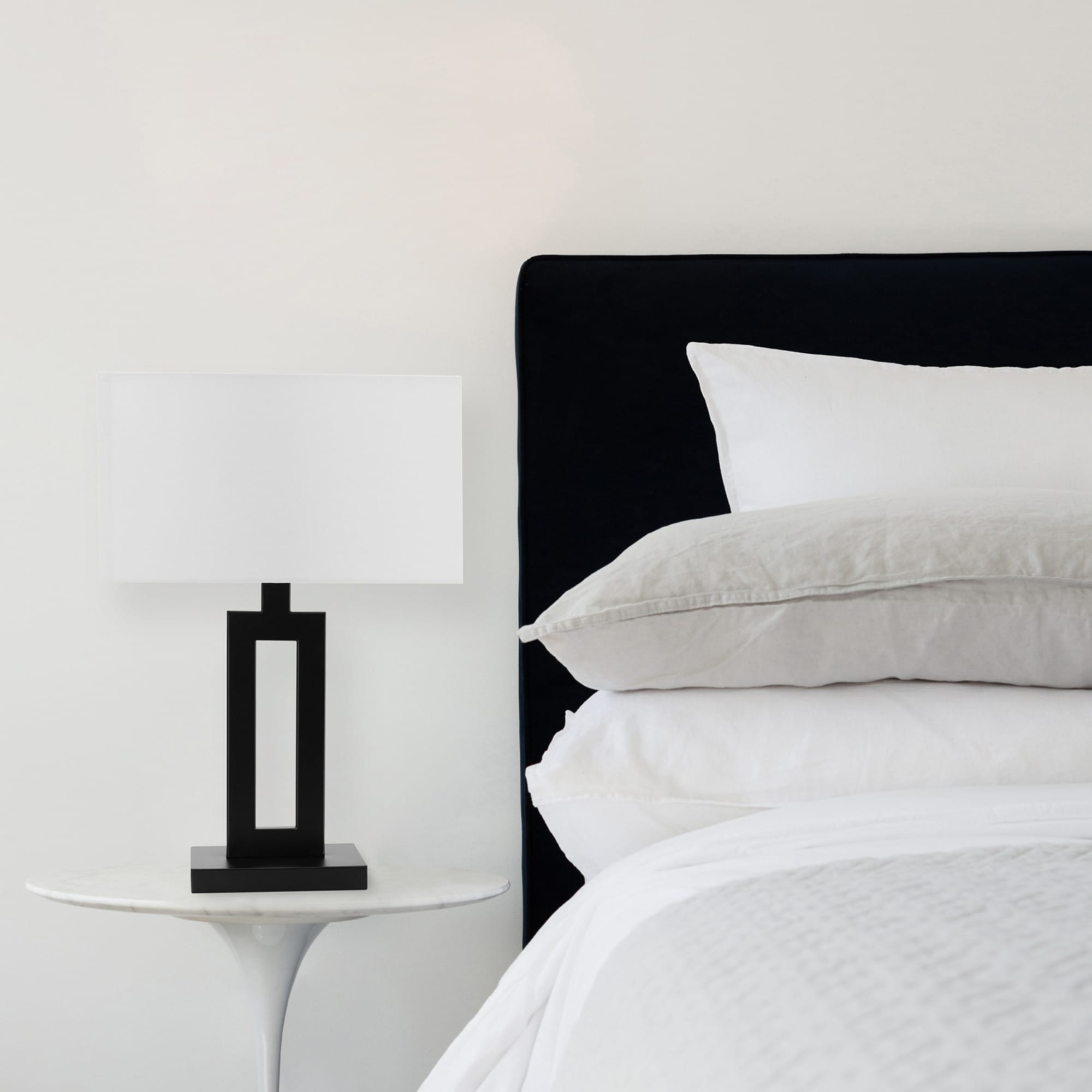 Globe Electric D'Alessio 20" Matte Black Table Lamp with White Linen Shade, 67045