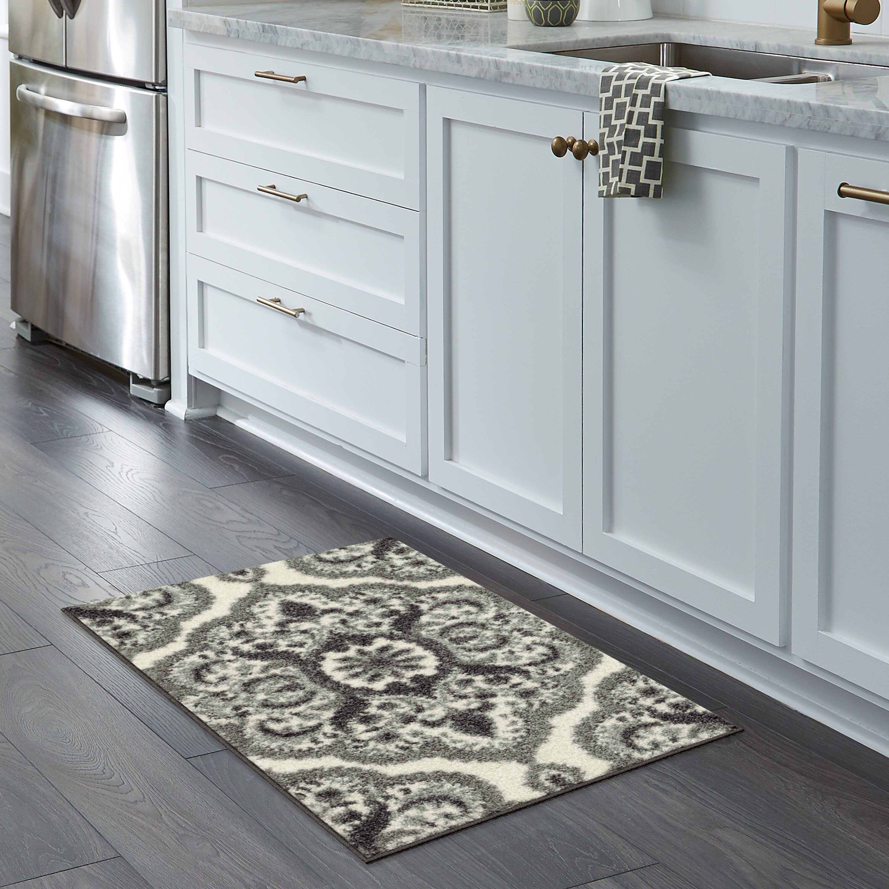 Maples Rugs Vivian Traditional Washable Entryway Accent Rug for Indoor, 1'8" x 2'10", Gray