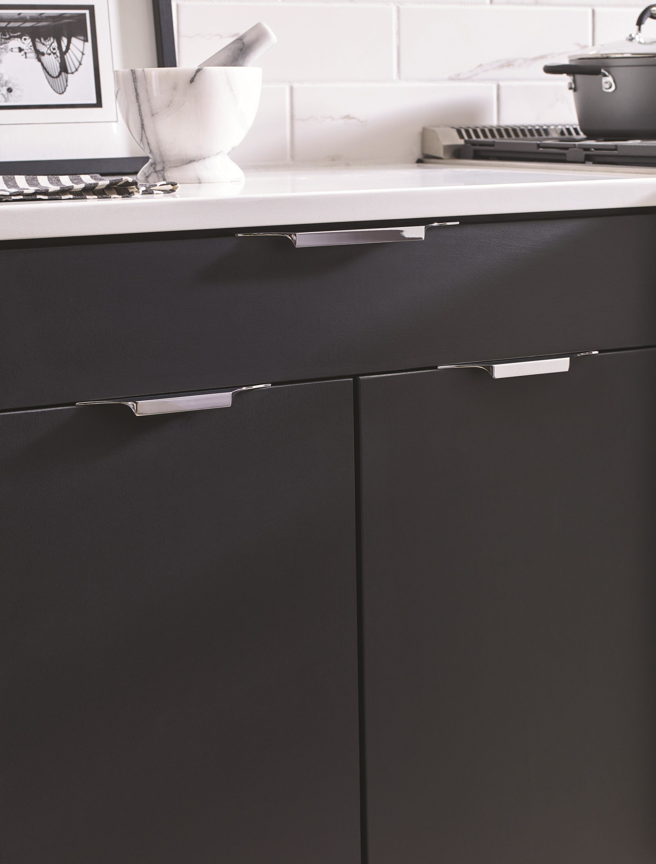 Extent 4-9/16 in. (116mm) Modern Polished Chrome Cabinet Edge Pull