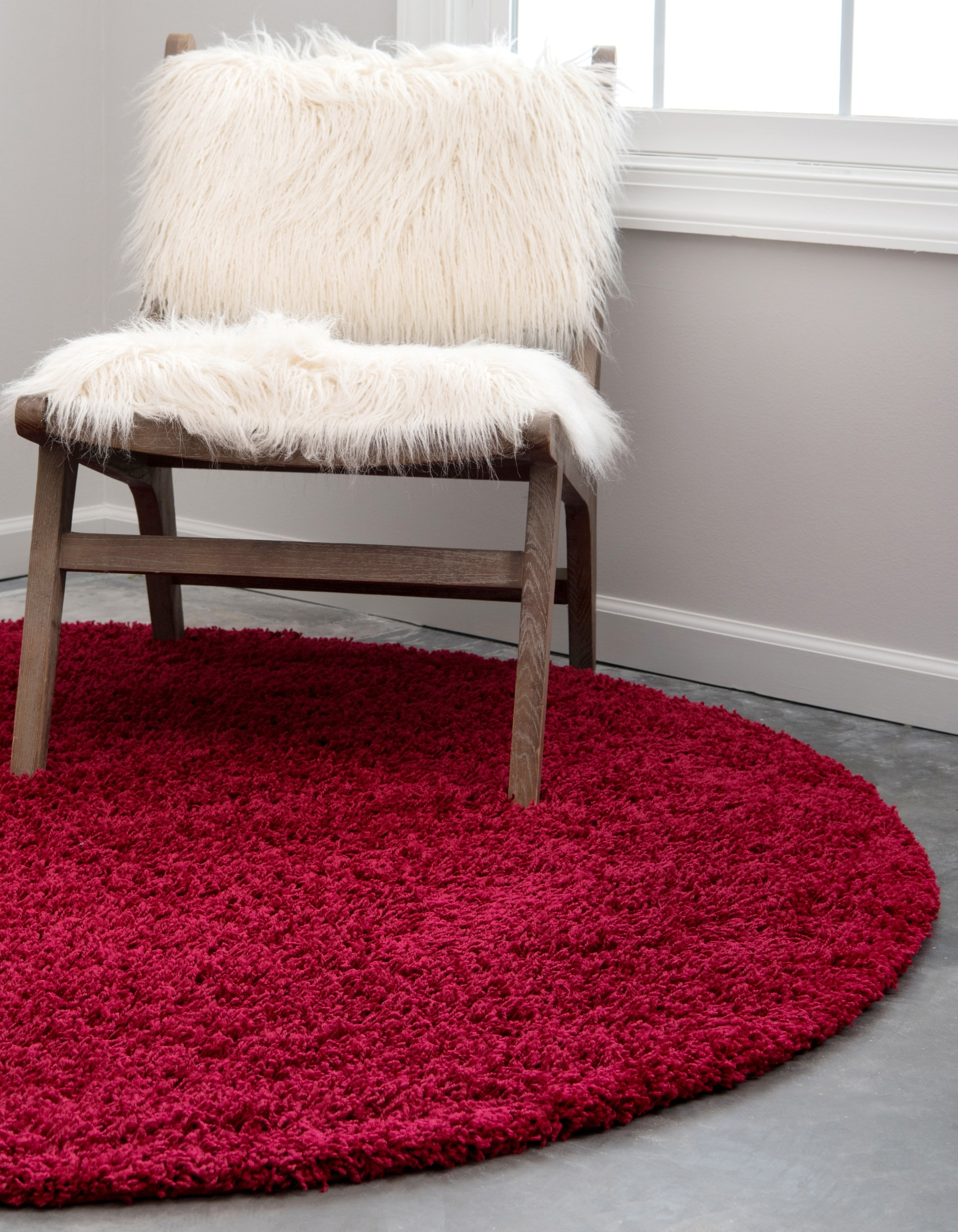 Unique Loom Solid Shag Collection Area Rug (8' Round, Cherry Red)