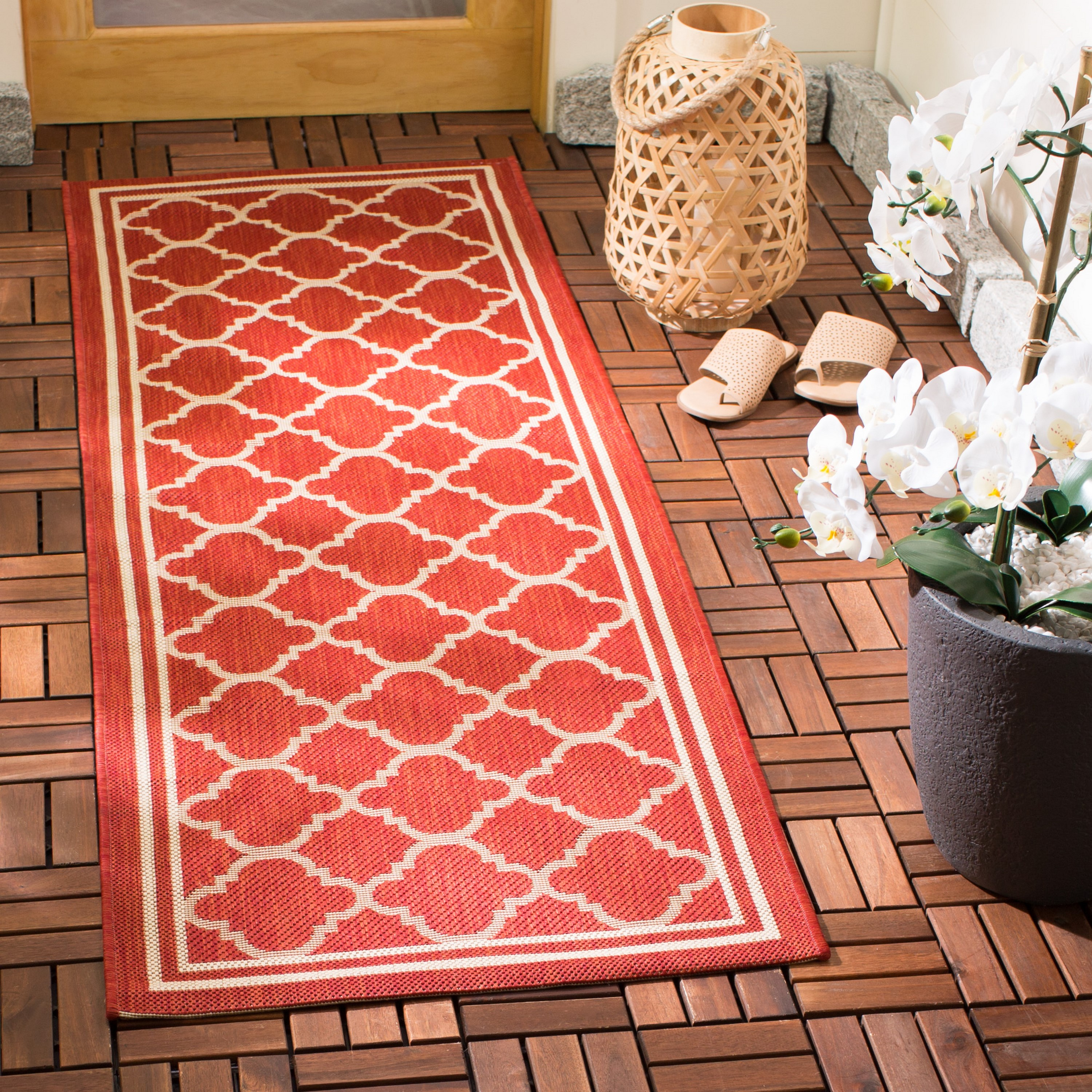 SAFAVIEH Courtyard Alina Geometric Quatrefoil Indoor/Outdoor Runner Rug, Red/Bone, 2'3" x 14'