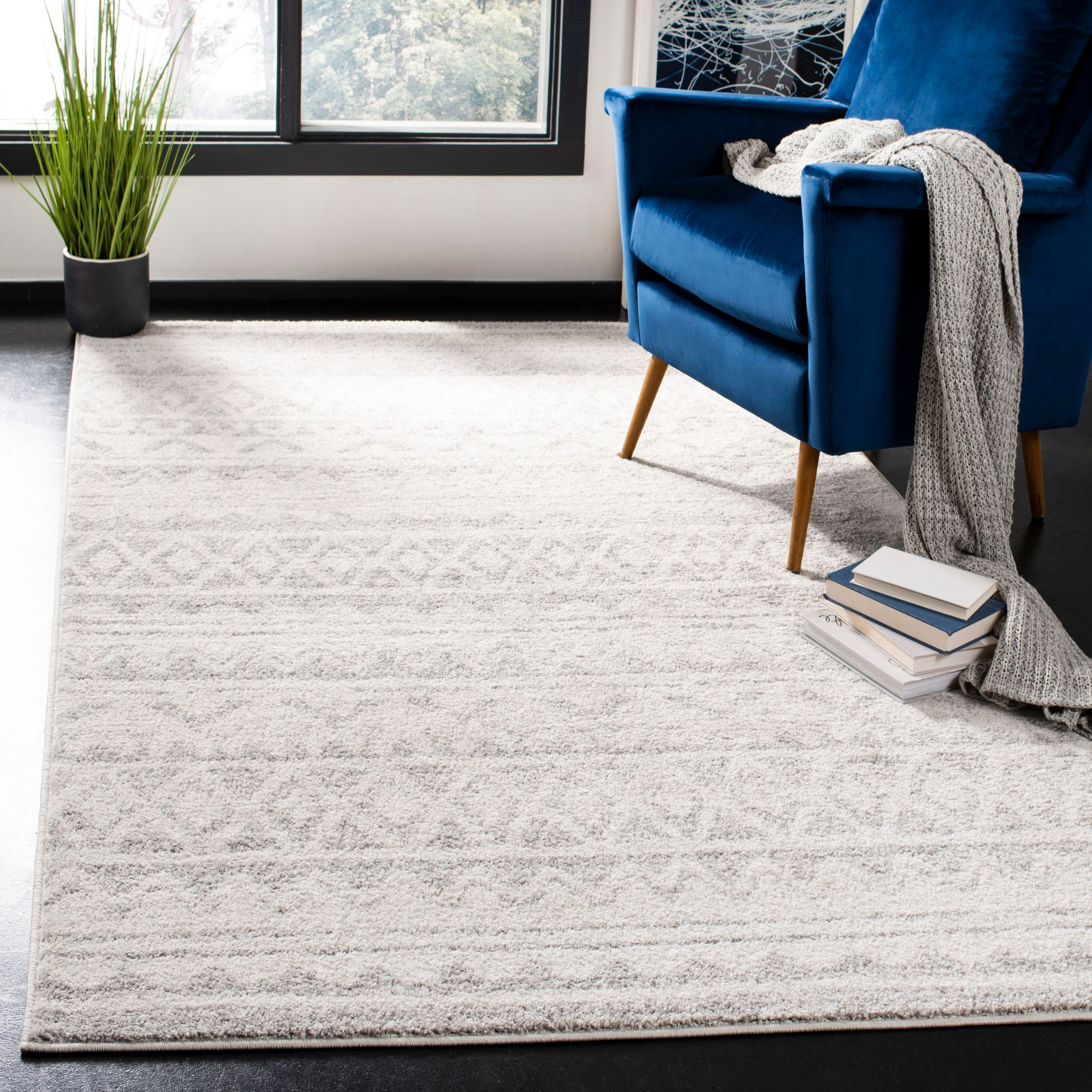 SAFAVIEH Adirondack Emil Southwestern Area Rug, Ivory/Grey, 5'1" x 7'6"