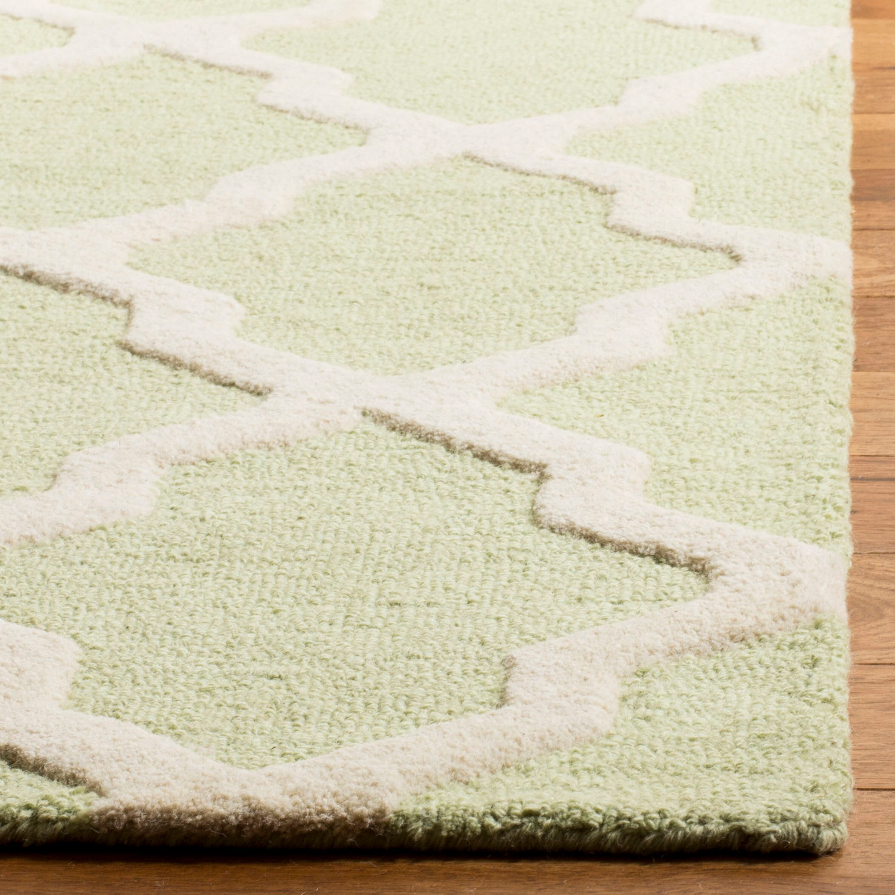 SAFAVIEH Cambridge Liam Geometric Wool Area Rug, Light Green/Ivory, 5' x 8'