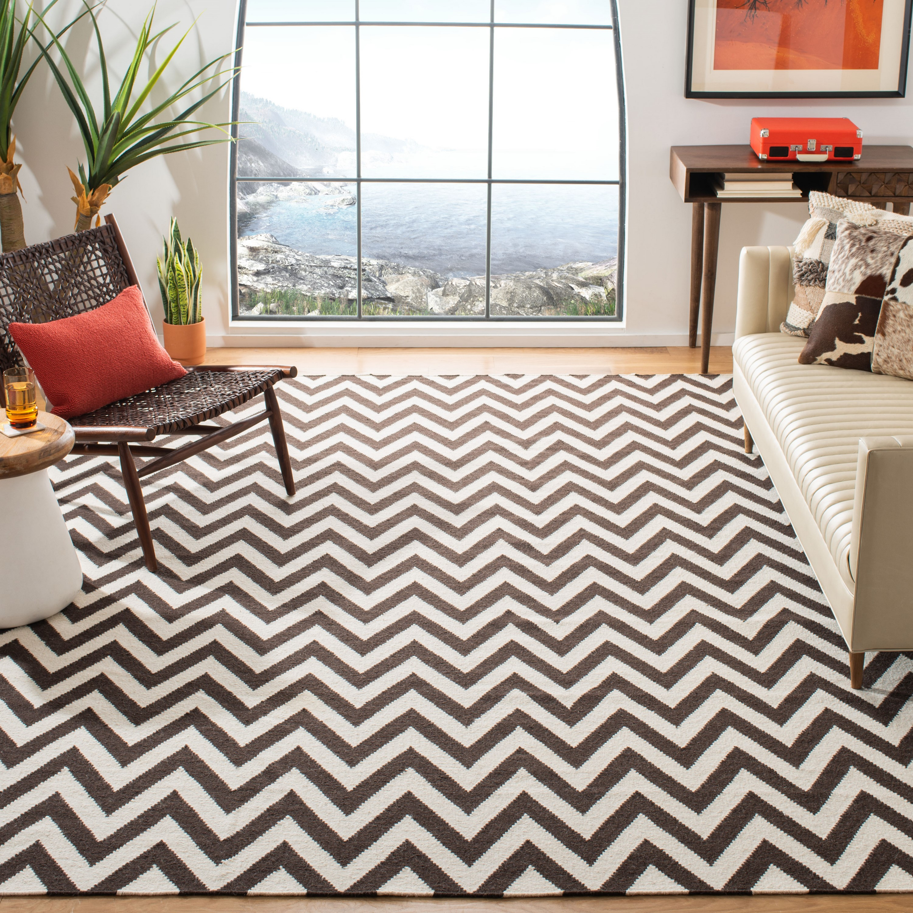 SAFAVIEH Dhurrie Bentley Chevron Zigzag Wool Area Rug, Brown/Ivory, 9' x 12'