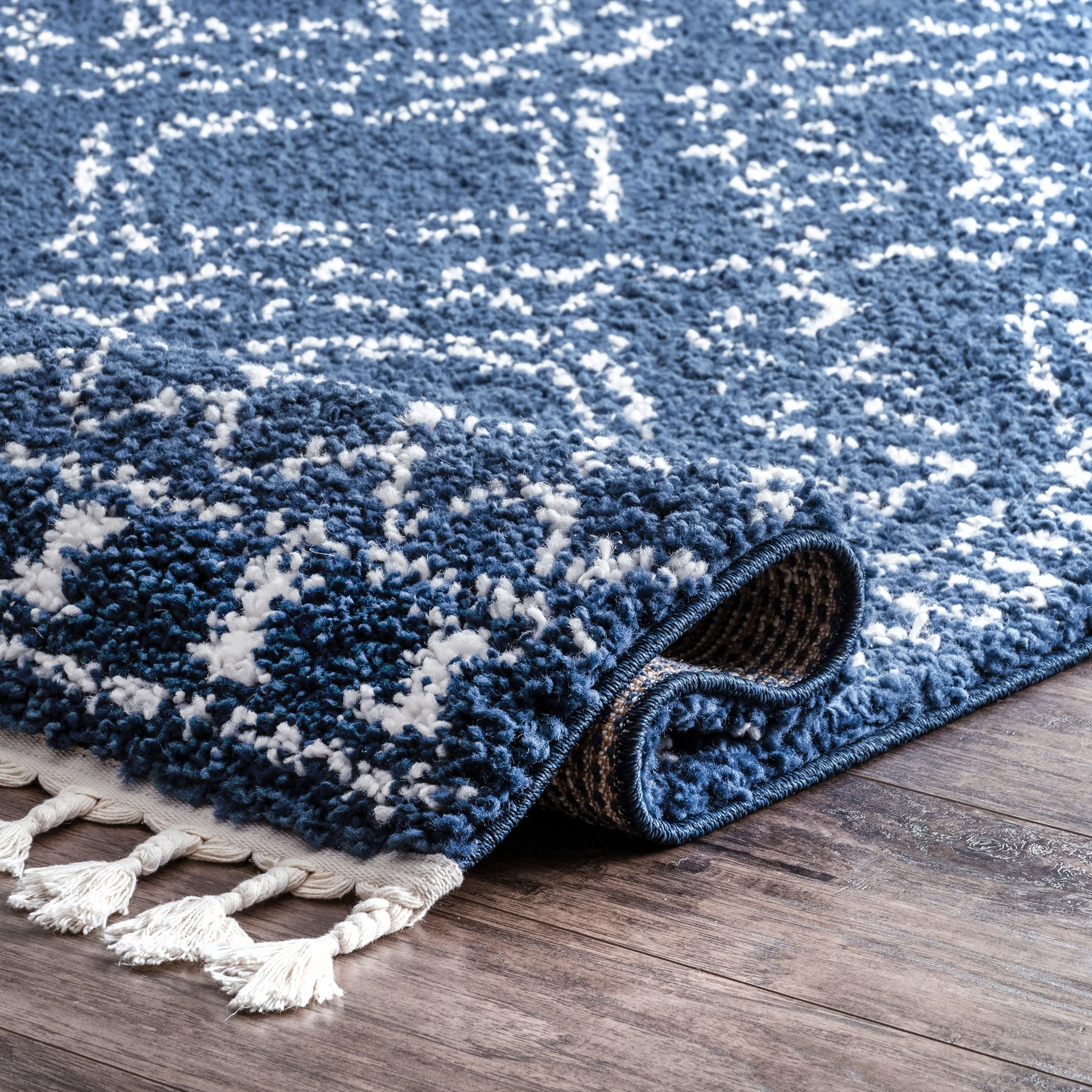 nuLOOM Vasiliki Moroccan Shag Tasseled Accent Rug, 2' x 3', Blue