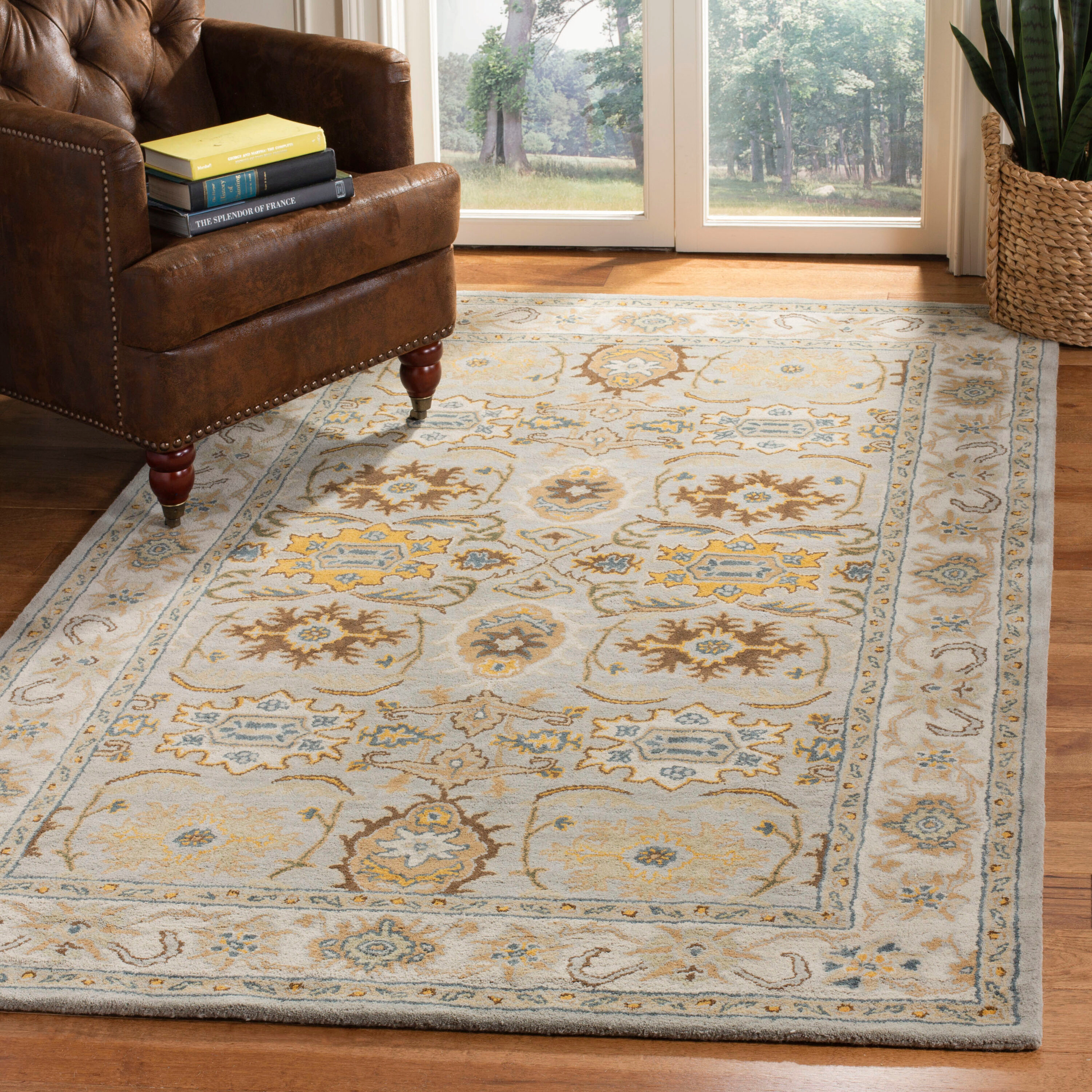 SAFAVIEH Heritage Giles Traditional Wool Area Rug, Light Grey/Grey, 8'3" x 11'