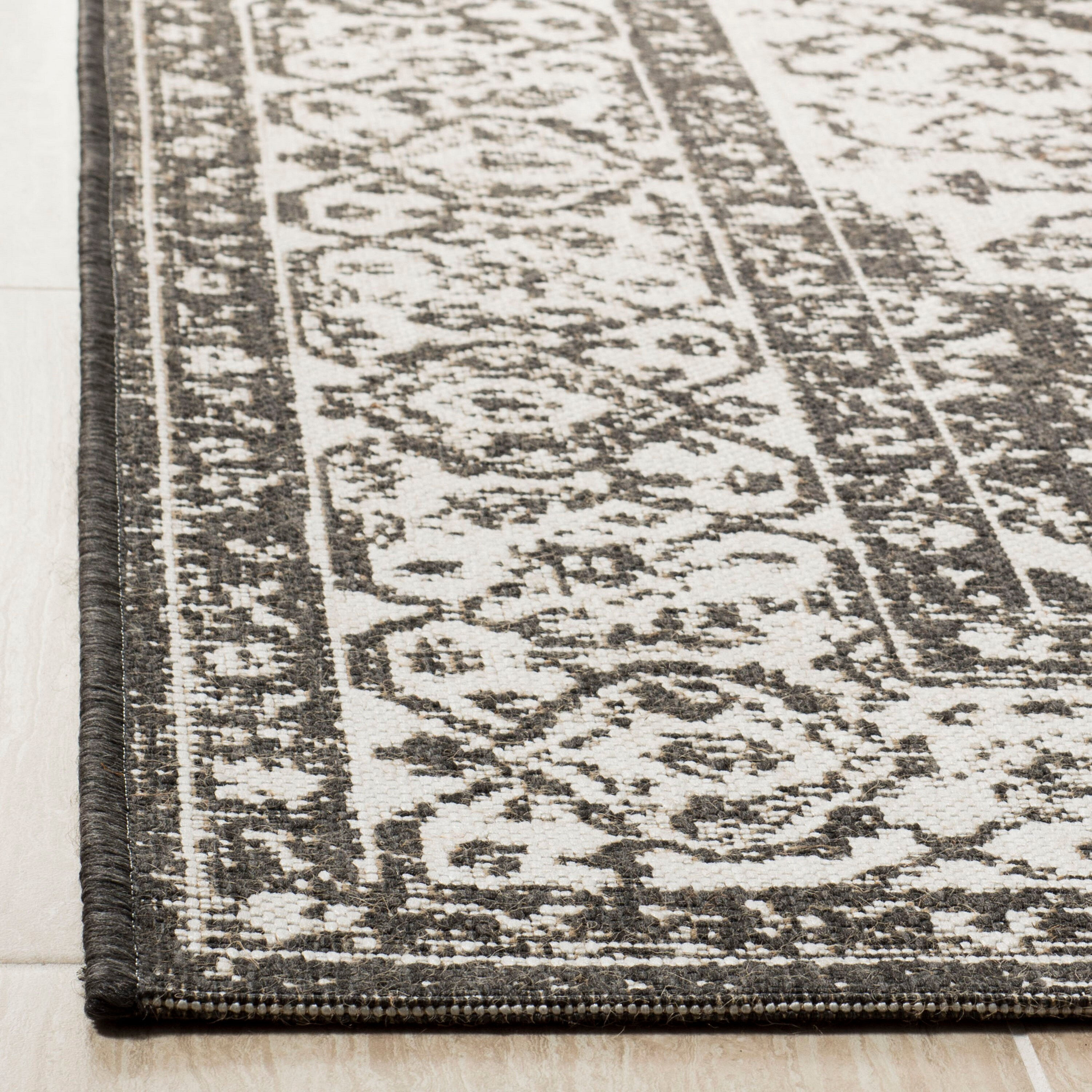 SAFAVIEH Linden Andreas Traditional Area Rug, Light Grey/Charcoal, 8' x 10'