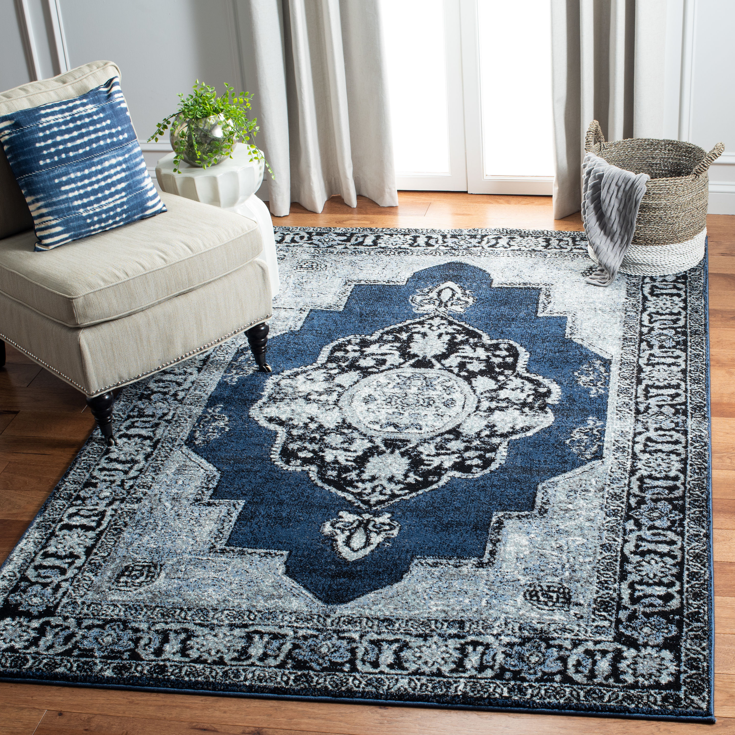 SAFAVIEH Vintage Hamadan Tahnee Oriental Area Rug, Blue/Grey, 5'3" x 7'6"