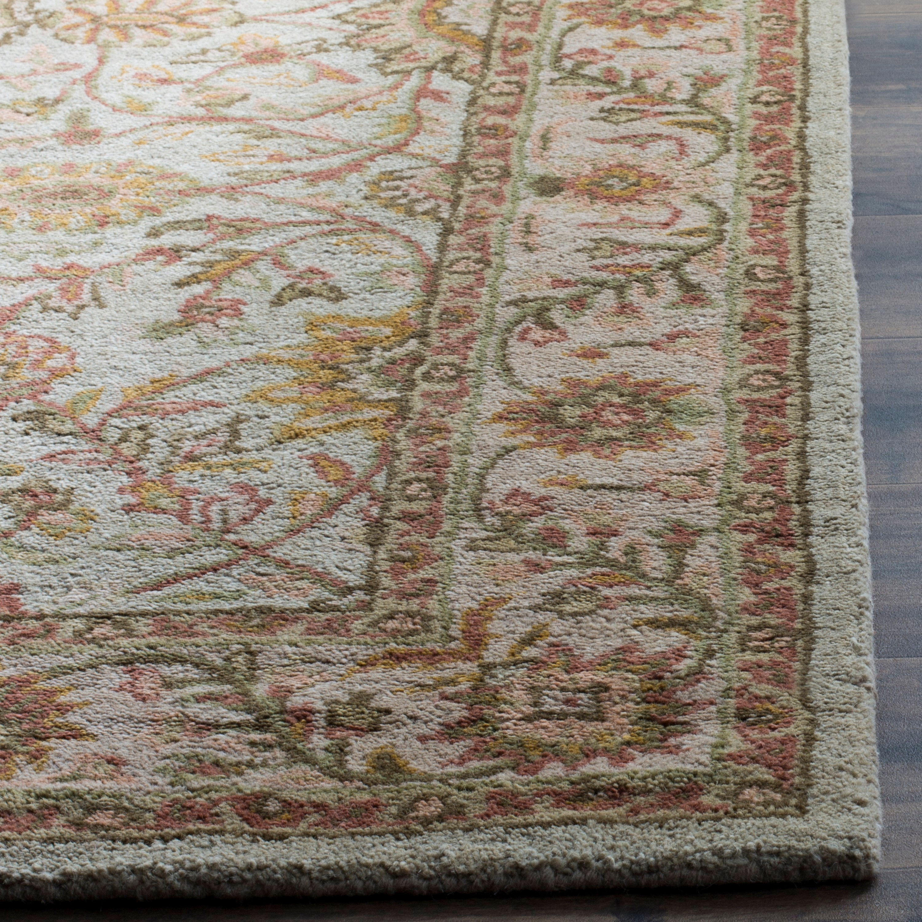 SAFAVIEH Antiquity Domhnall Traditional Wool Area Rug, Ivory/Light Green, 8'3" x 11'