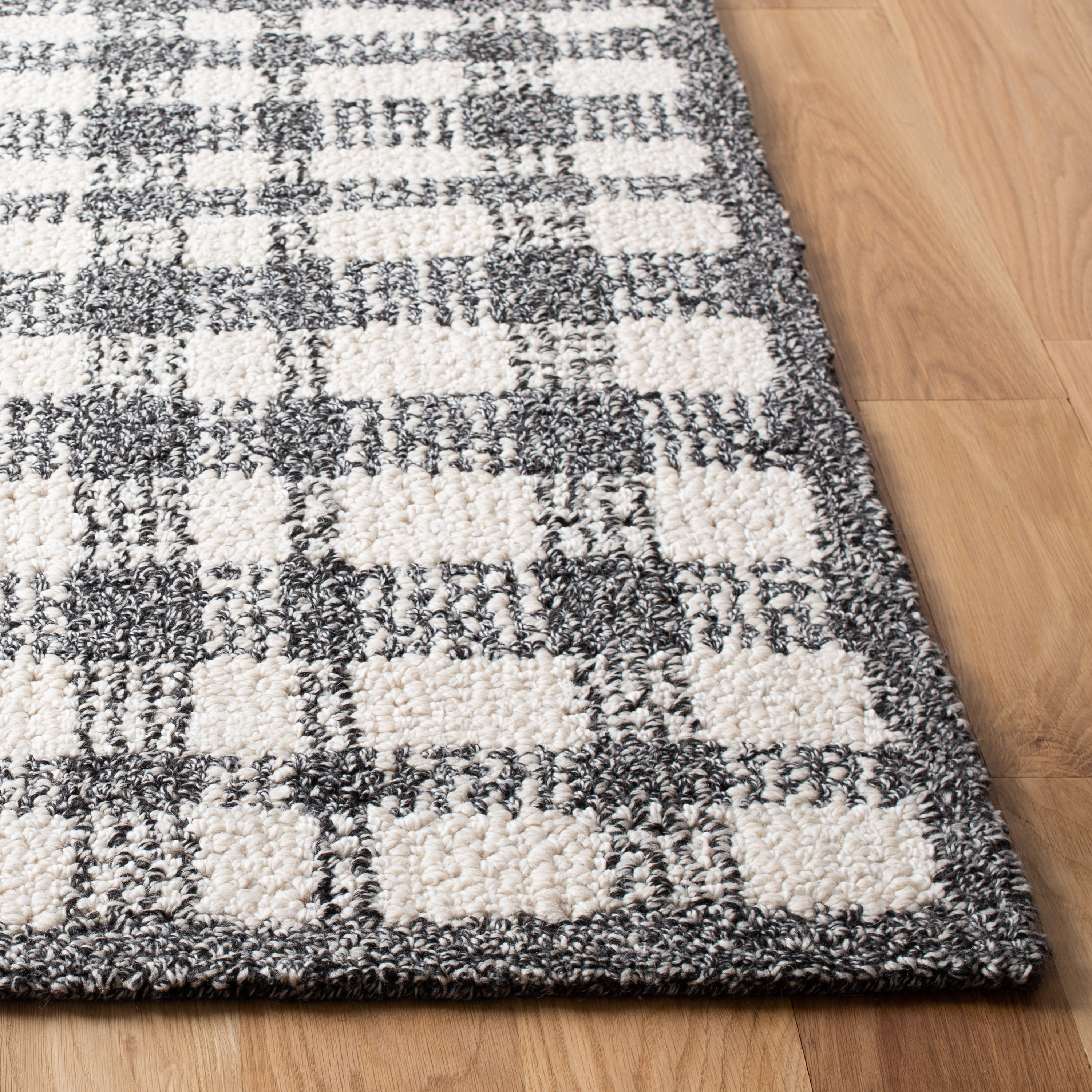 SAFAVIEH Abstract Aleta Trellis Area Rug, Ivory/Black, 4' x 6'
