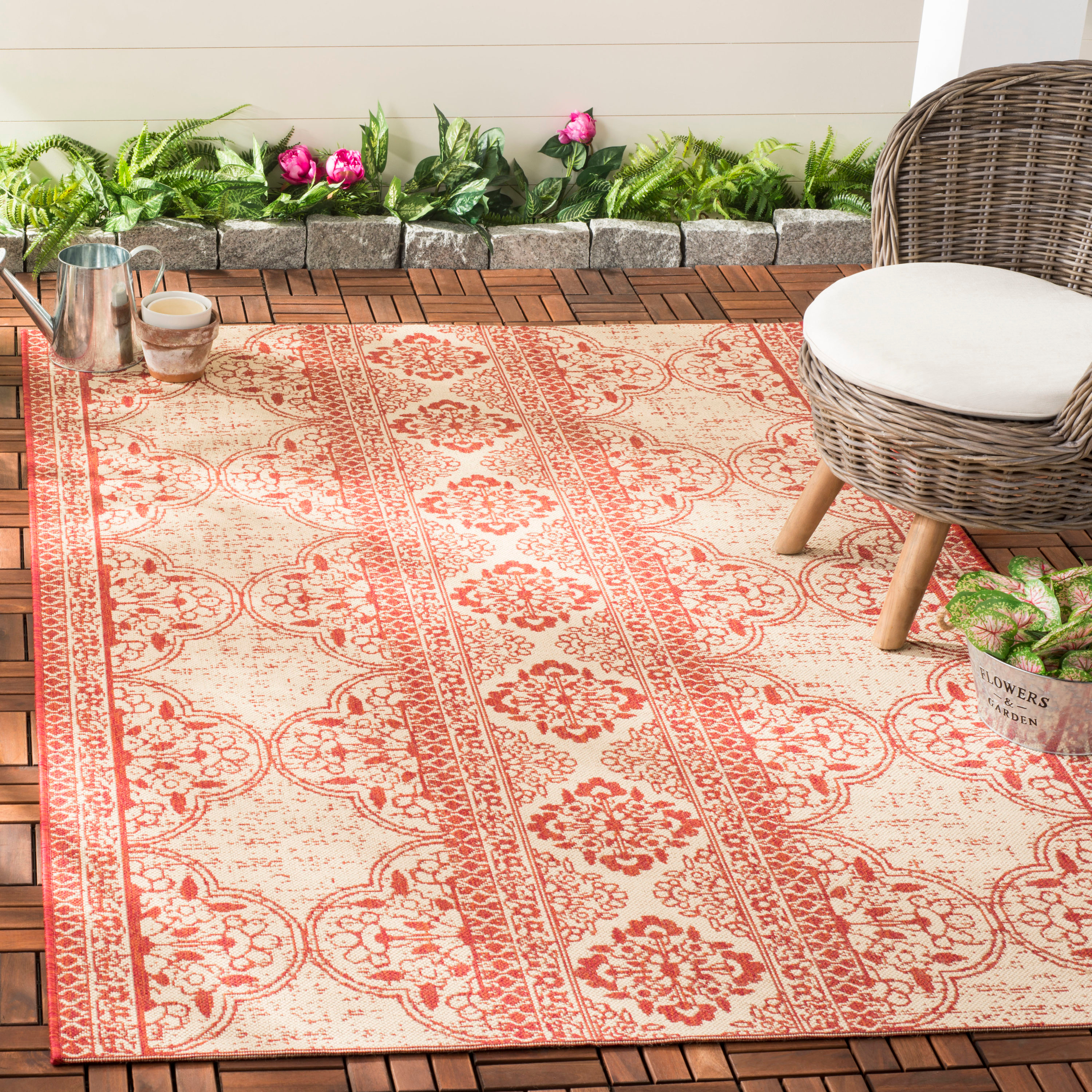 SAFAVIEH Beach House Kiaran Southwestern Indoor/Outdoor Area Rug Red/Cream, 5'3" x 7'6"