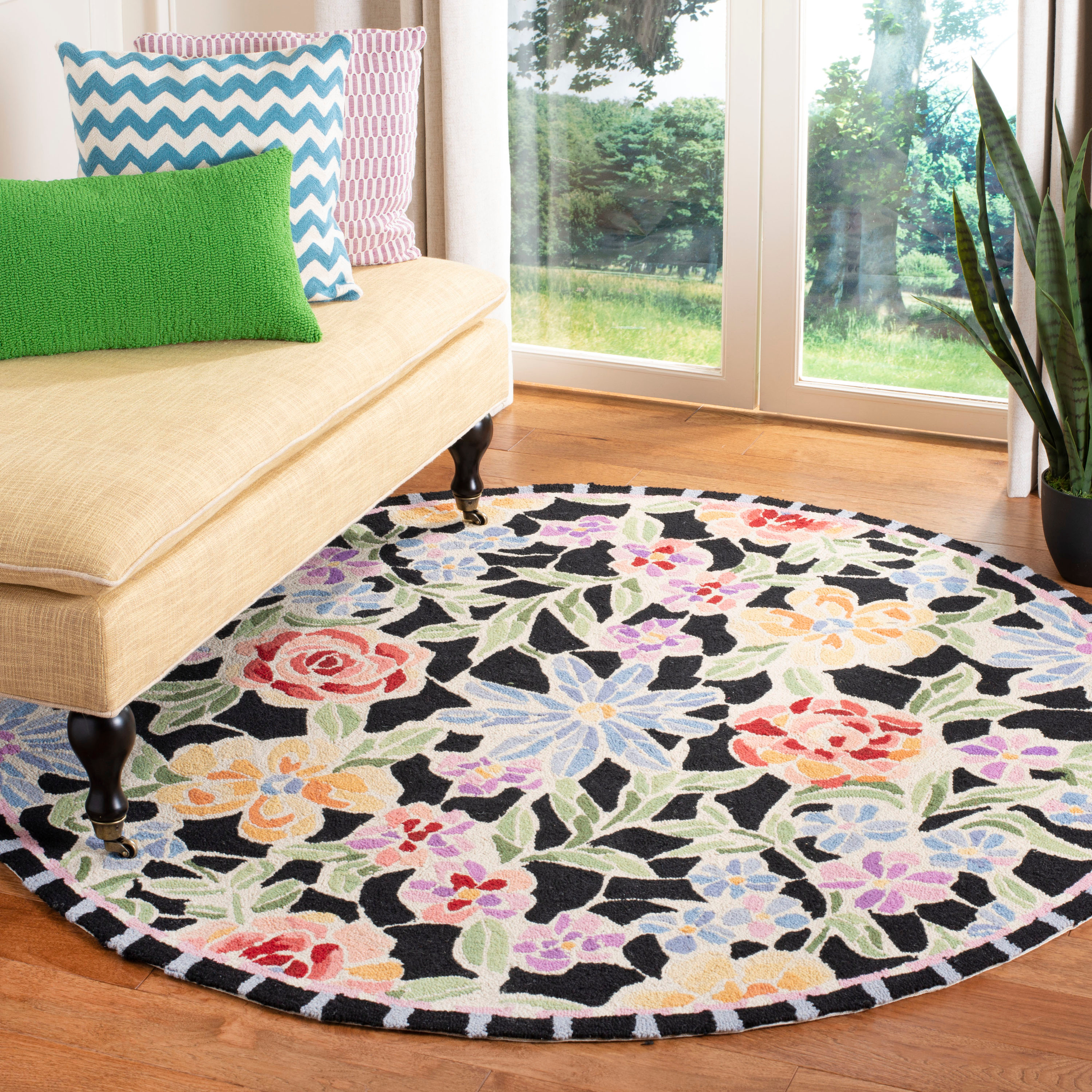SAFAVIEH Chelsea Endika Floral Wool Area Rug, Black, 8' x 8' Round