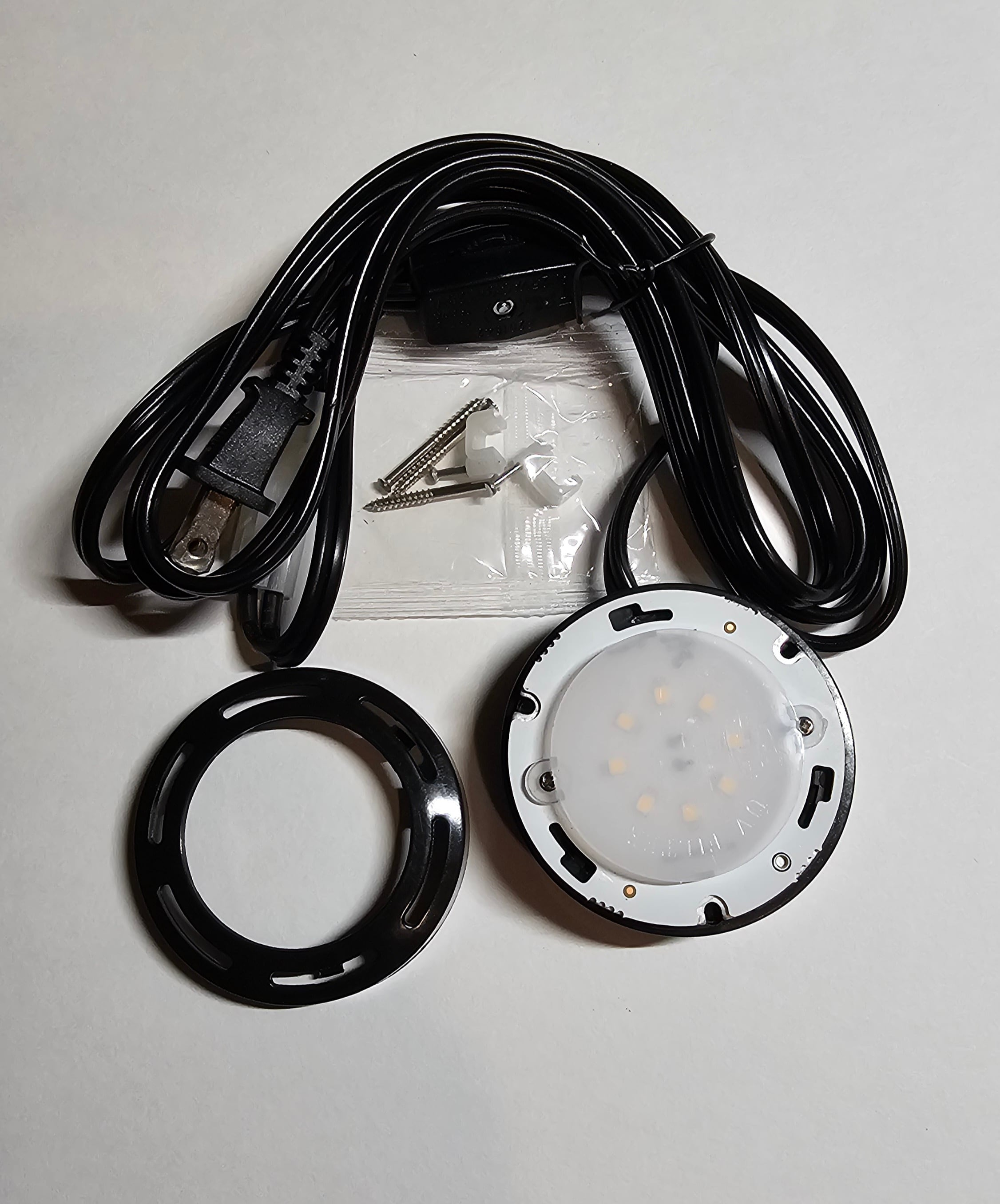 Single LED Under Cabinet Puck Light Accent Kit 120 Volts (Black)