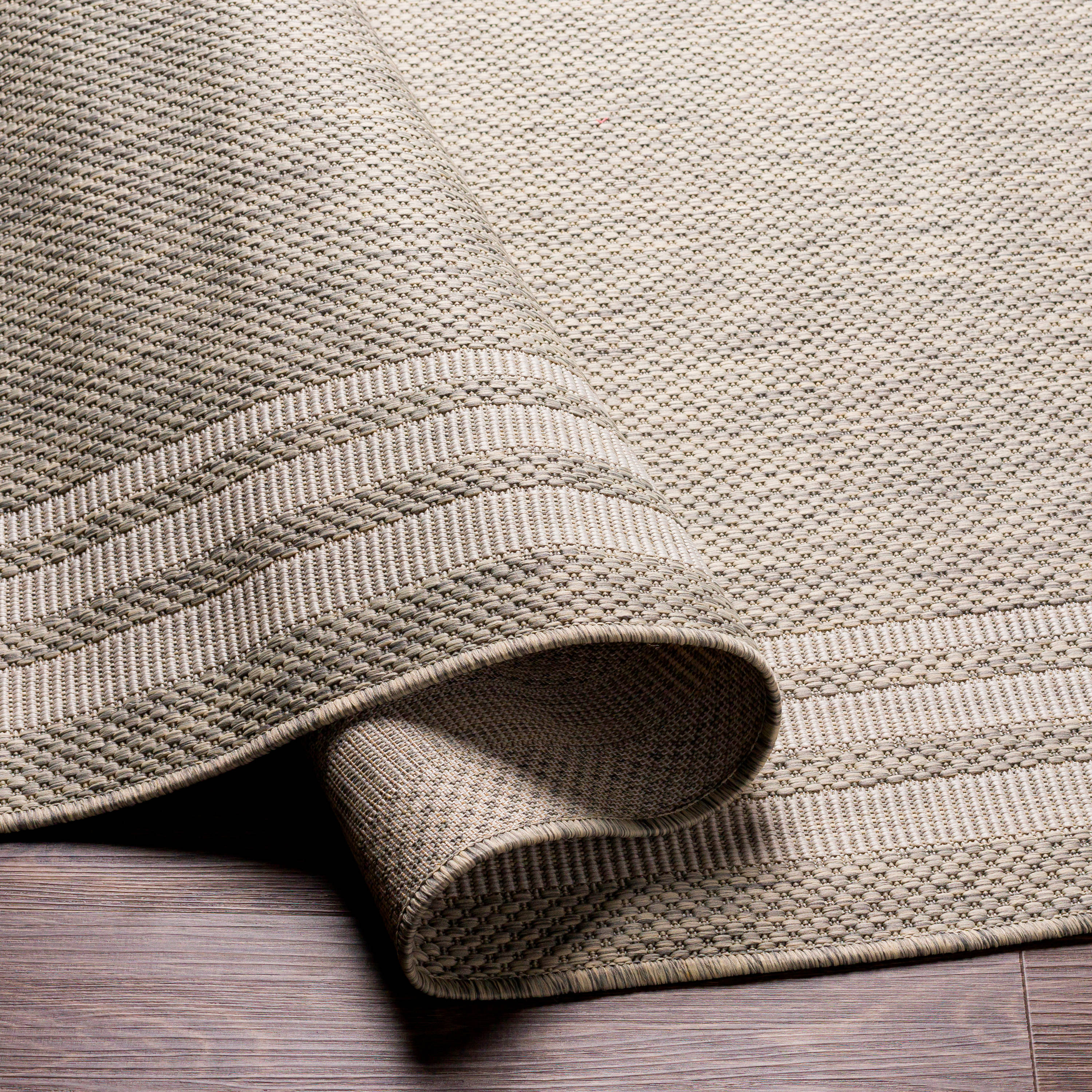 Eagean Gray 5' Round Synthetic Easy-Care Rug