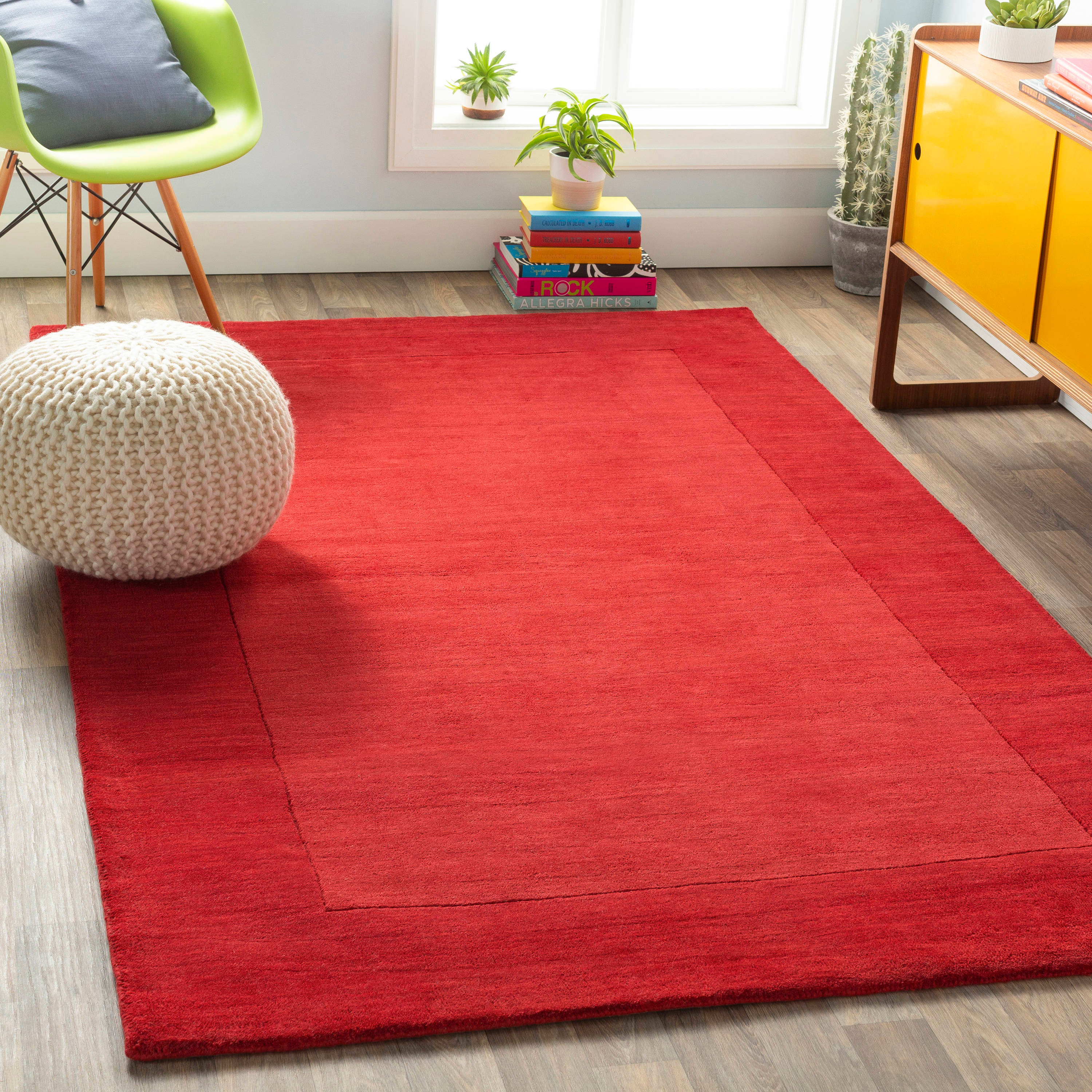 Handmade Mystique Medium Pile Red Wool Area Rug 2' x 3'