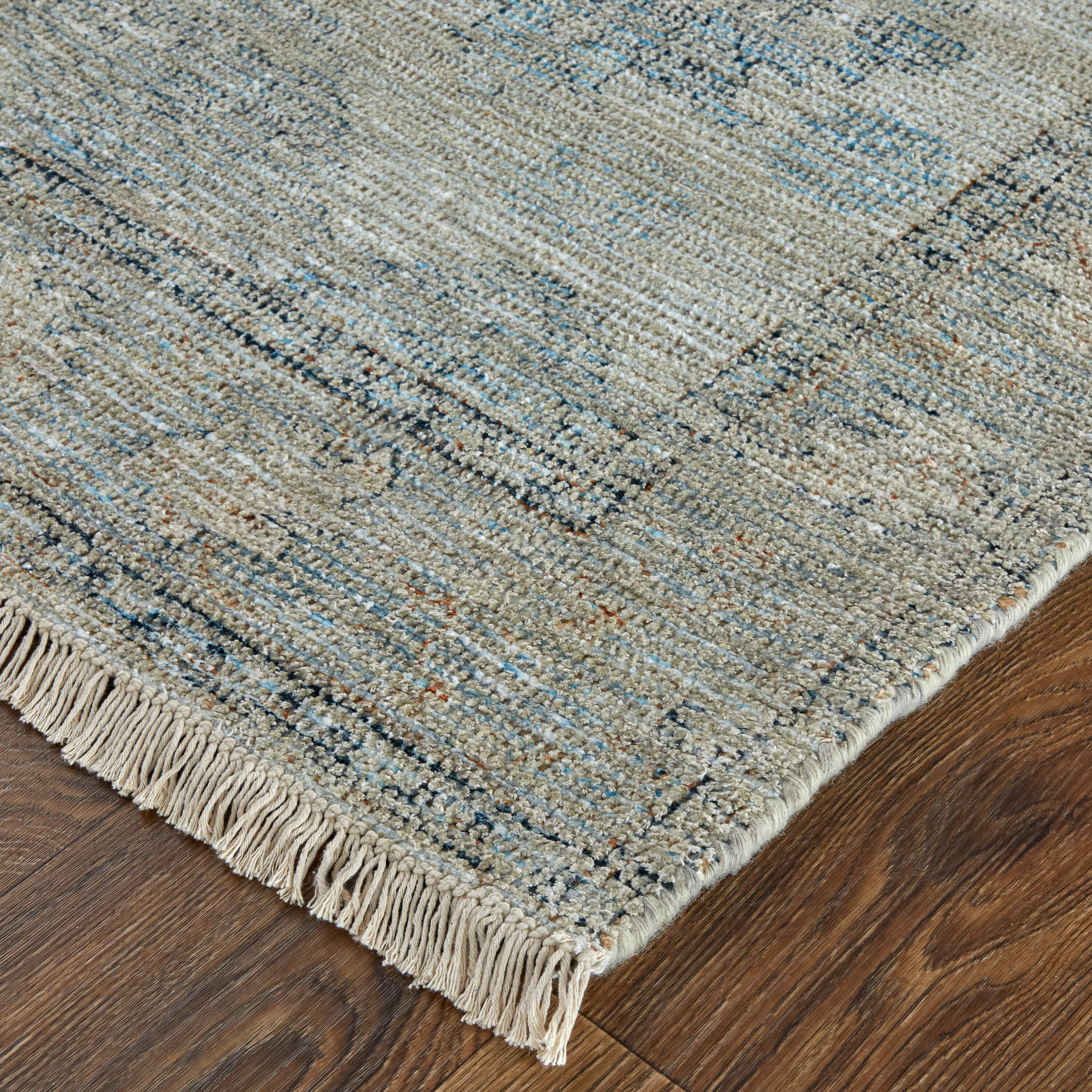 Elegant Gray Floral Motif 5' x 7' Tufted Wool Area Rug