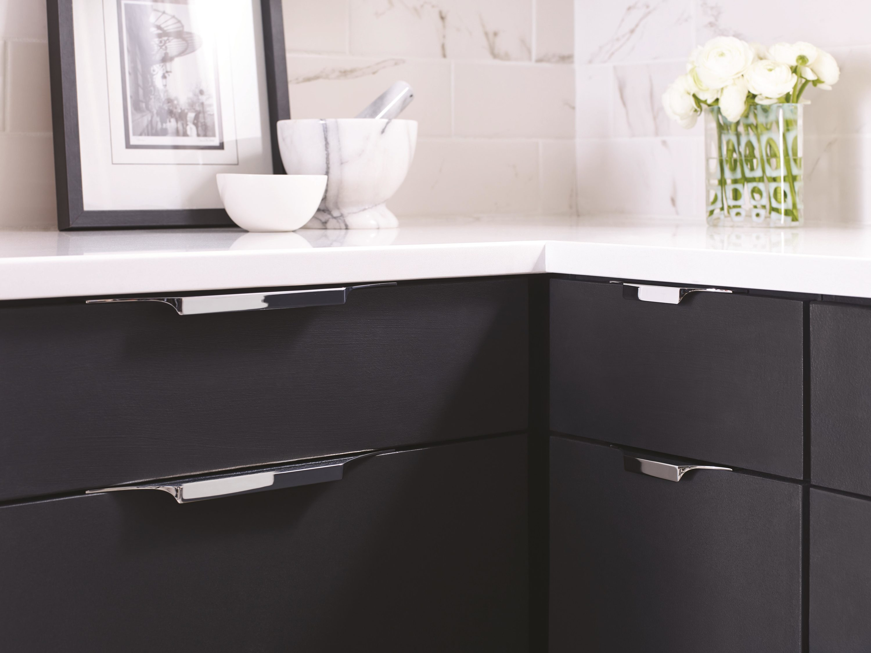 Extent 8-9/16 in. (217mm) Modern Polished Chrome Cabinet Edge Pull
