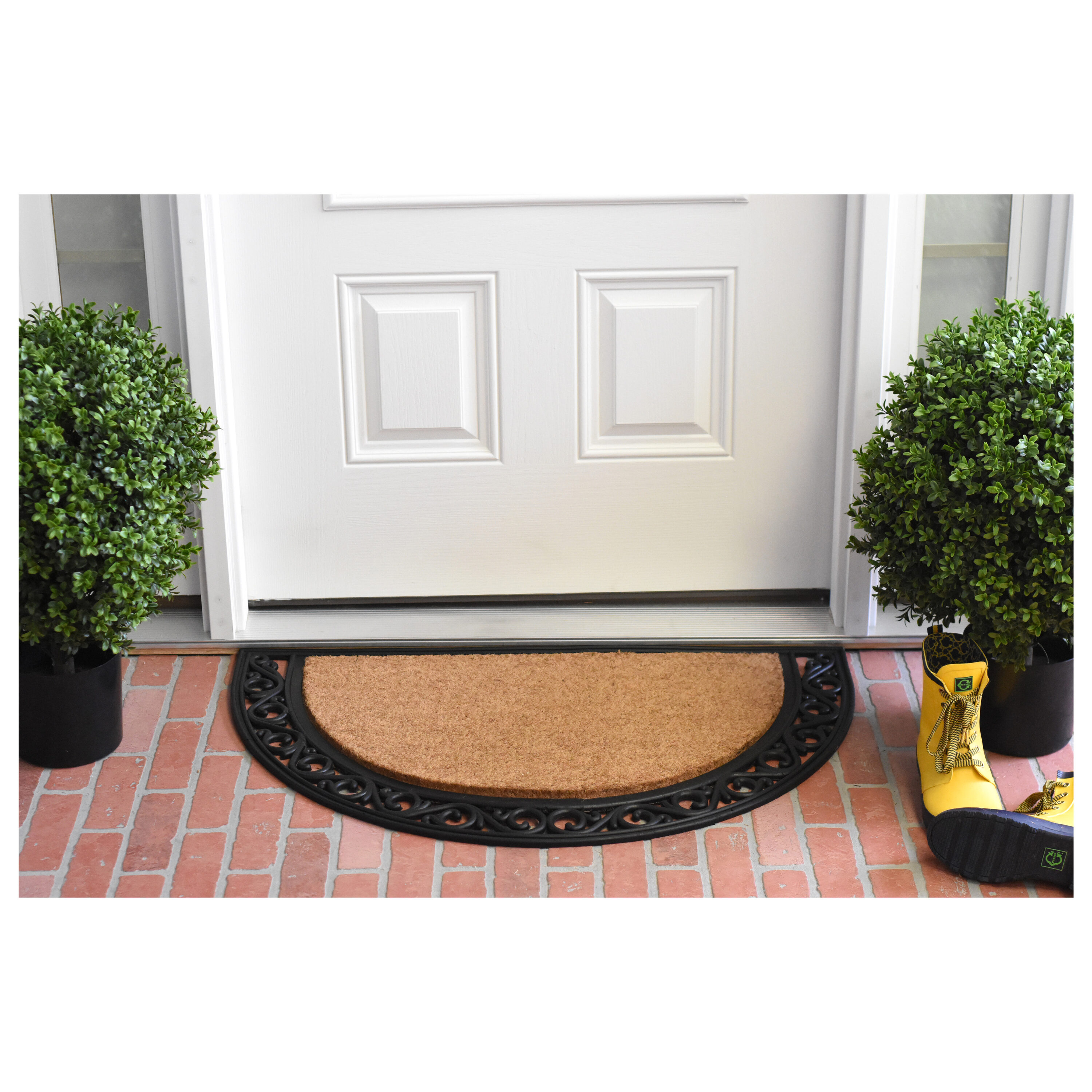 Calloway Mills Ornate Scroll Monogram Outdoor Doormat 18" x 30" (Letter R)