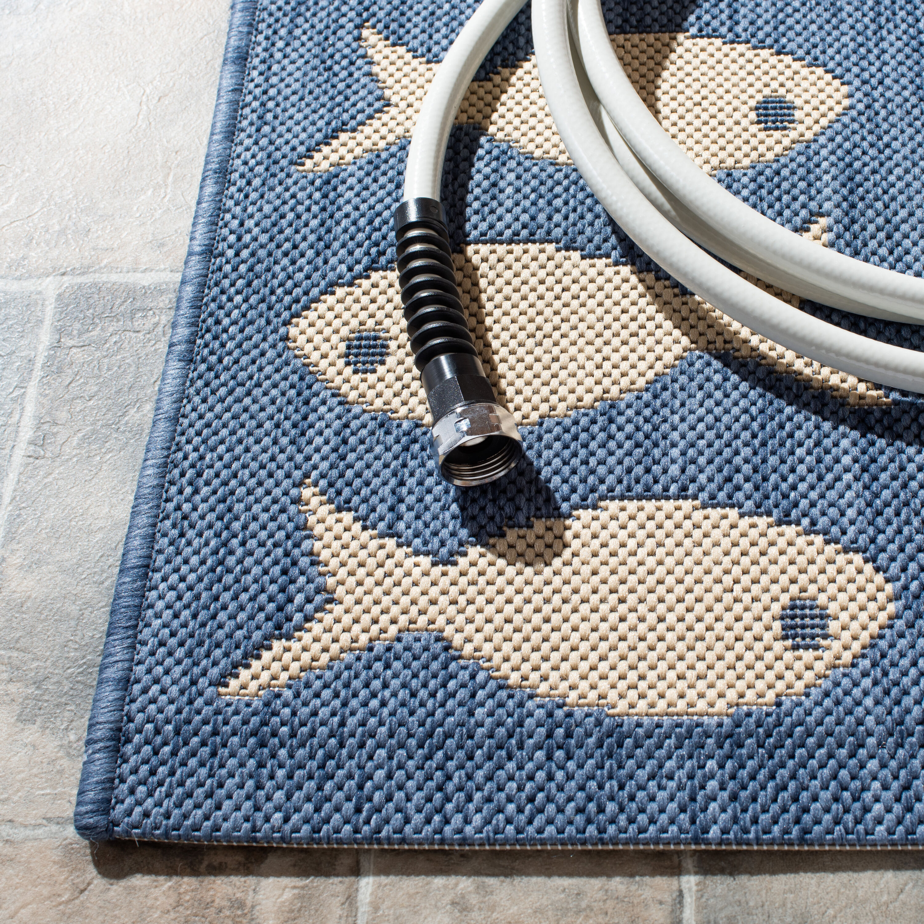 Safavieh Courtyard 2 X 14 (ft) Blue/Beige Indoor/Outdoor Geometric Runner Rug