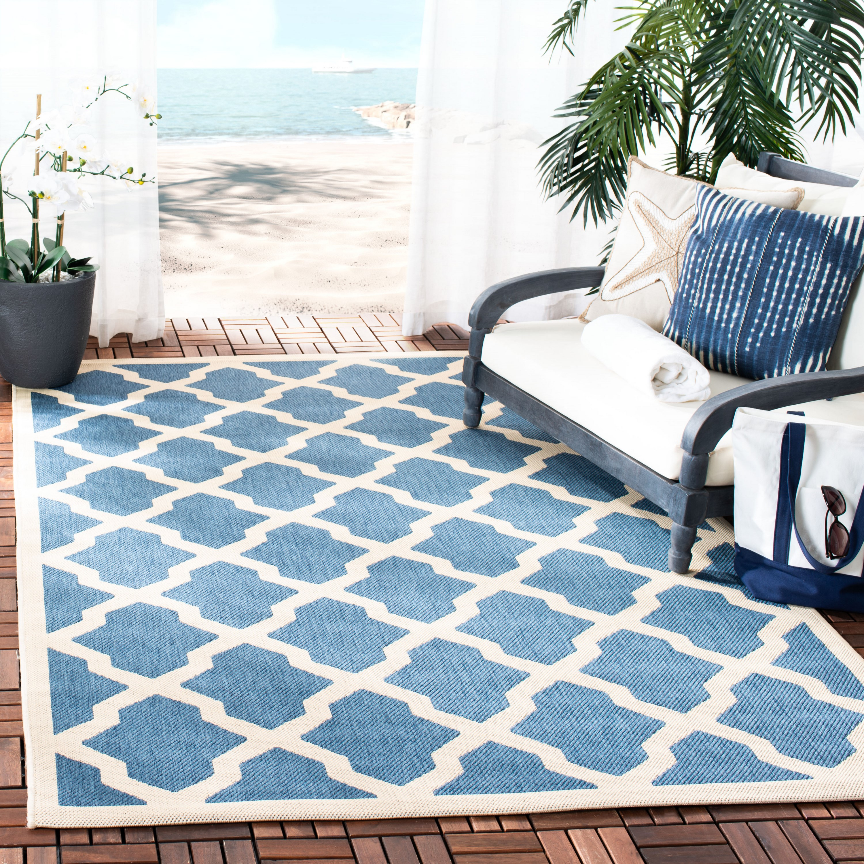 Safavieh Courtyard Amber Quatrefoil Indoor/Outdoor Area Rug, 4' x 4' Square, Blue/Beige