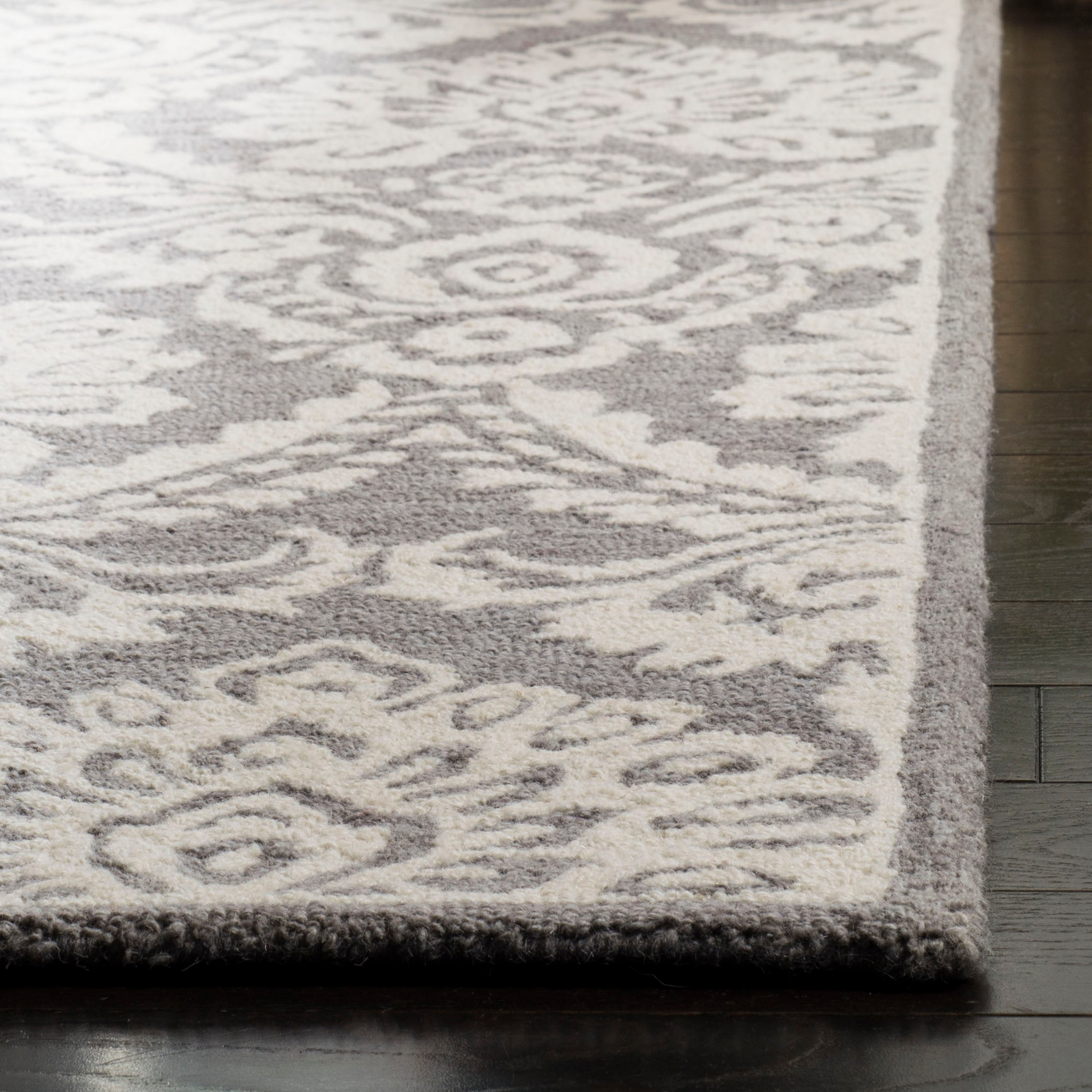 Safavieh Blossom Littie 2 X 8 (ft) Wool Gray/Ivory Indoor Damask Spot Clean Only Runner Rug