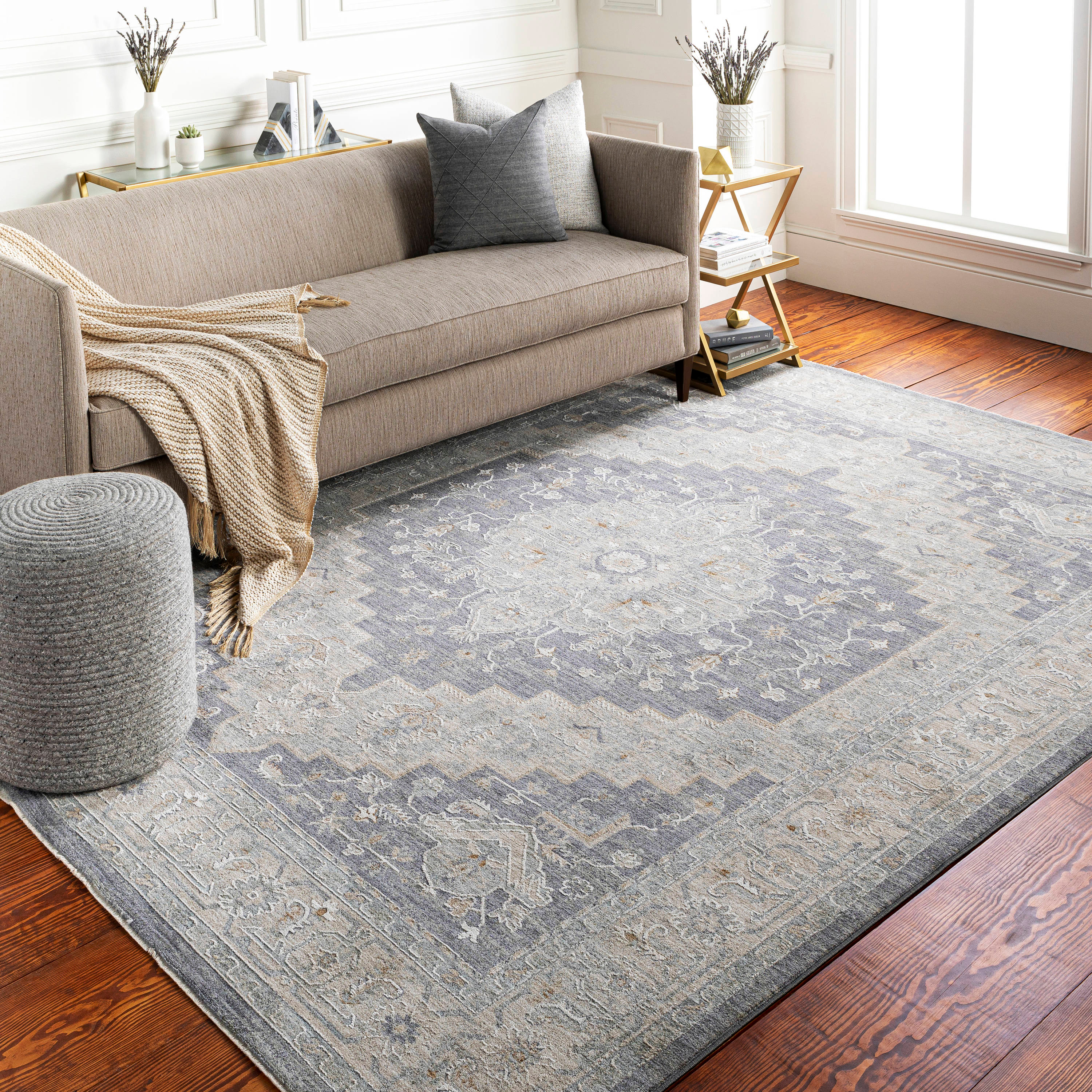 Avant Garde Gray Synthetic 6'7" x 9'6" Easy Care Area Rug